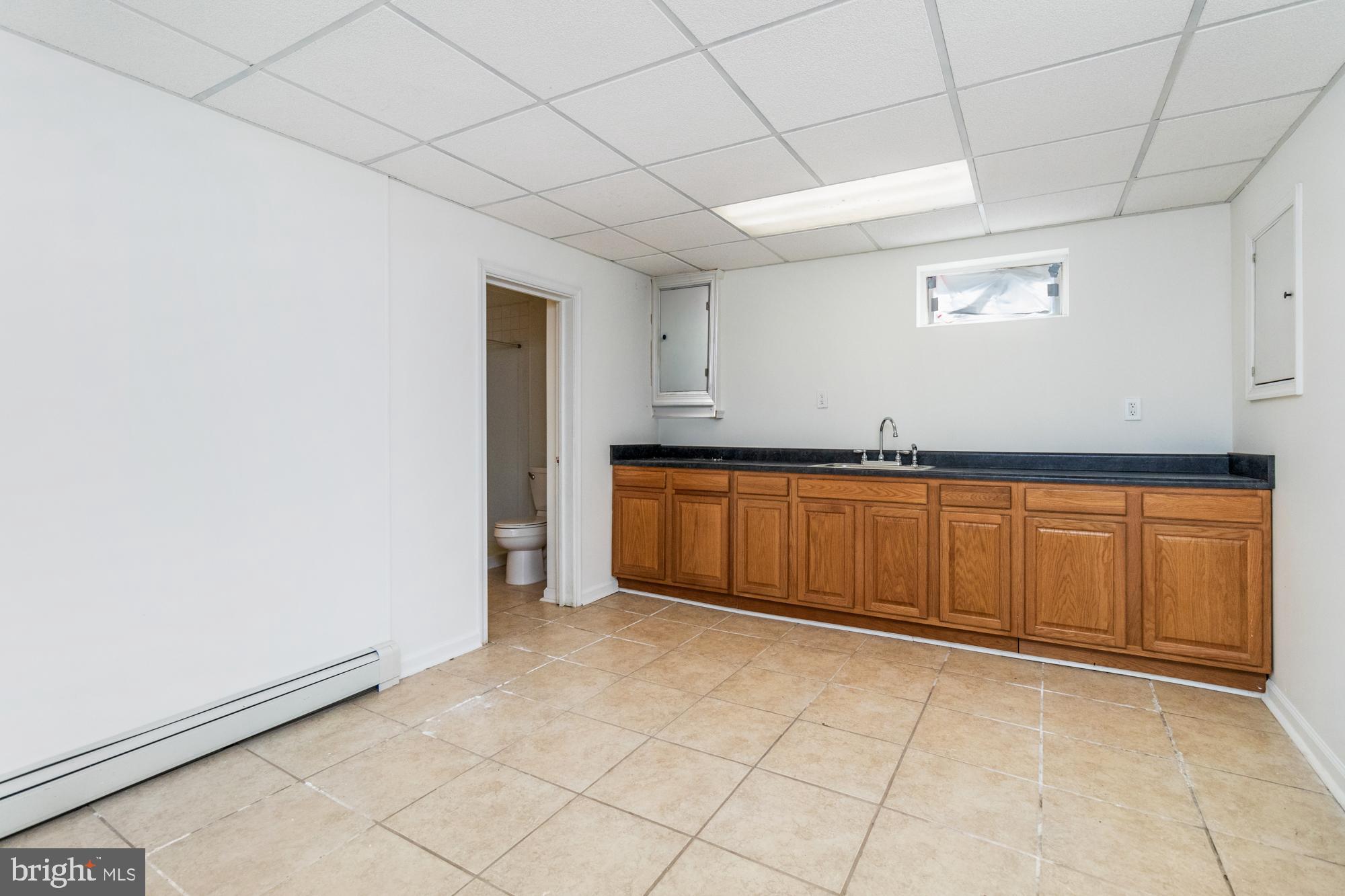 BAUERNSCHMIDT MANOR - Residential Lease