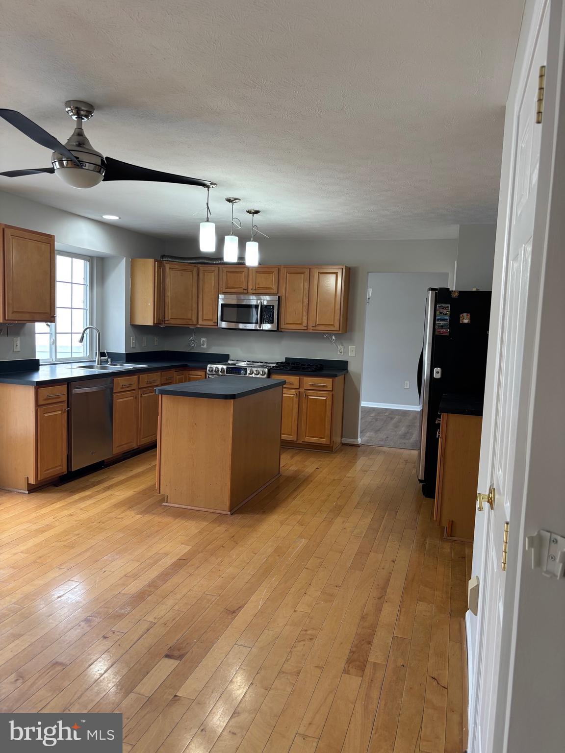 BAY RIDGE ESTATES - Residential Lease