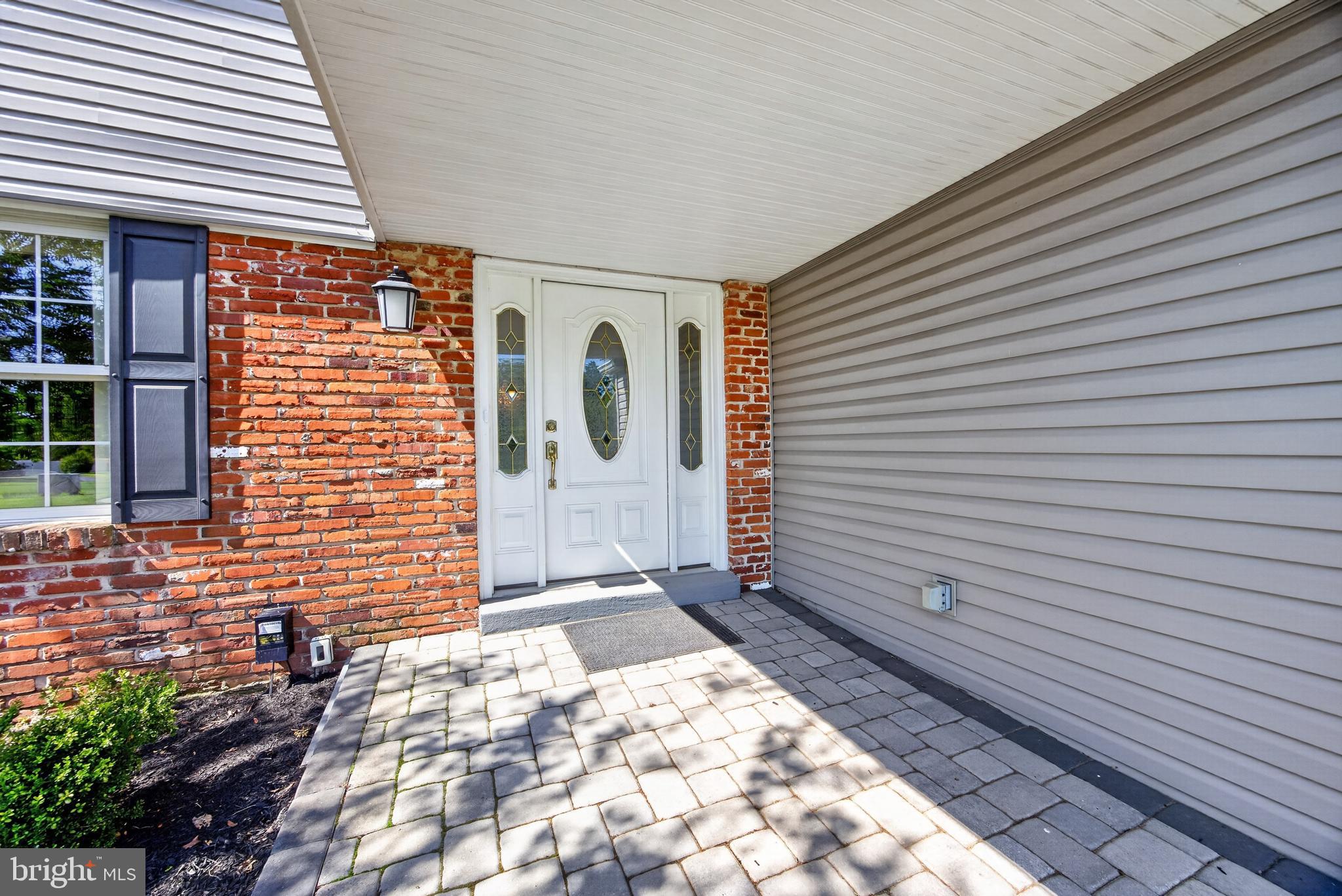 409 LAUREL LANE