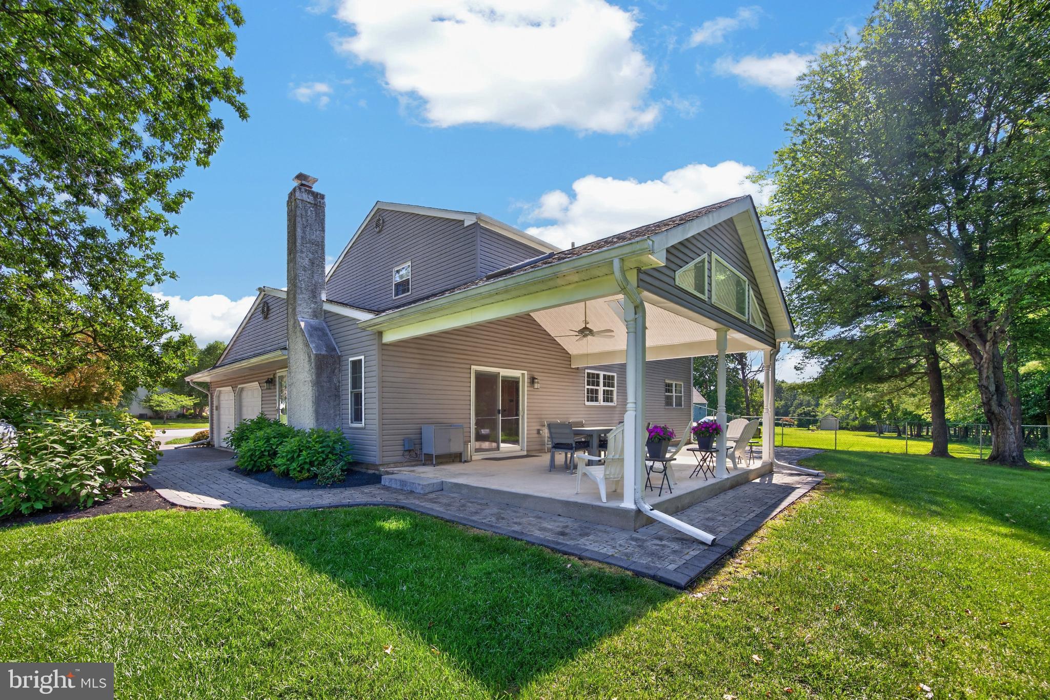 409 LAUREL LANE