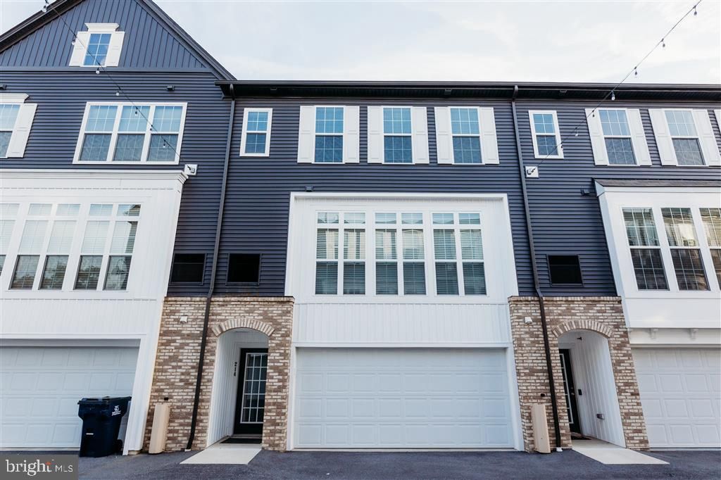 Photo of 214 Mayer Place, Lancaster, PA 17601 (MLS # PALA2043494)