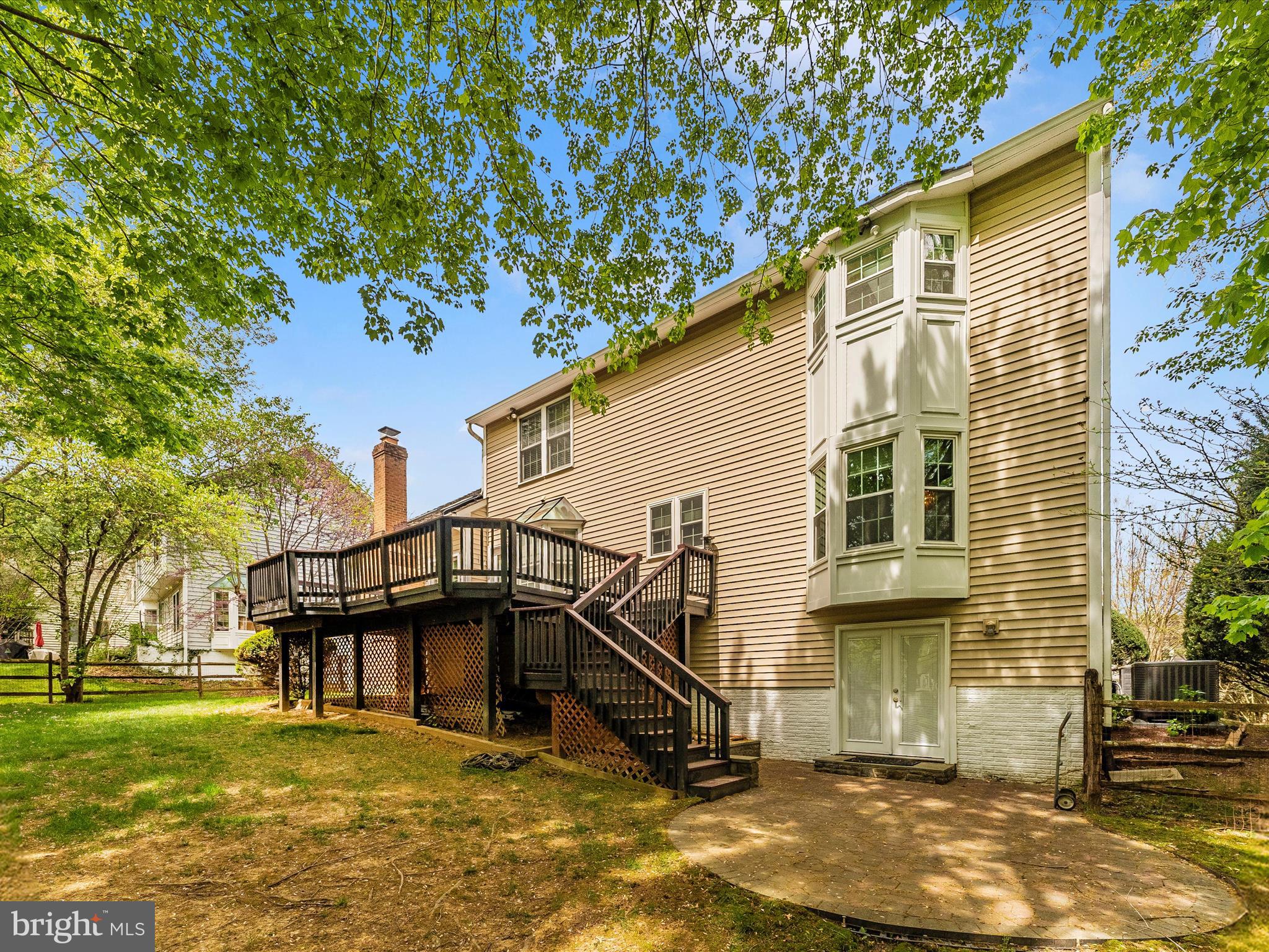 QUINCE ORCHARD KNOLLS - Residential