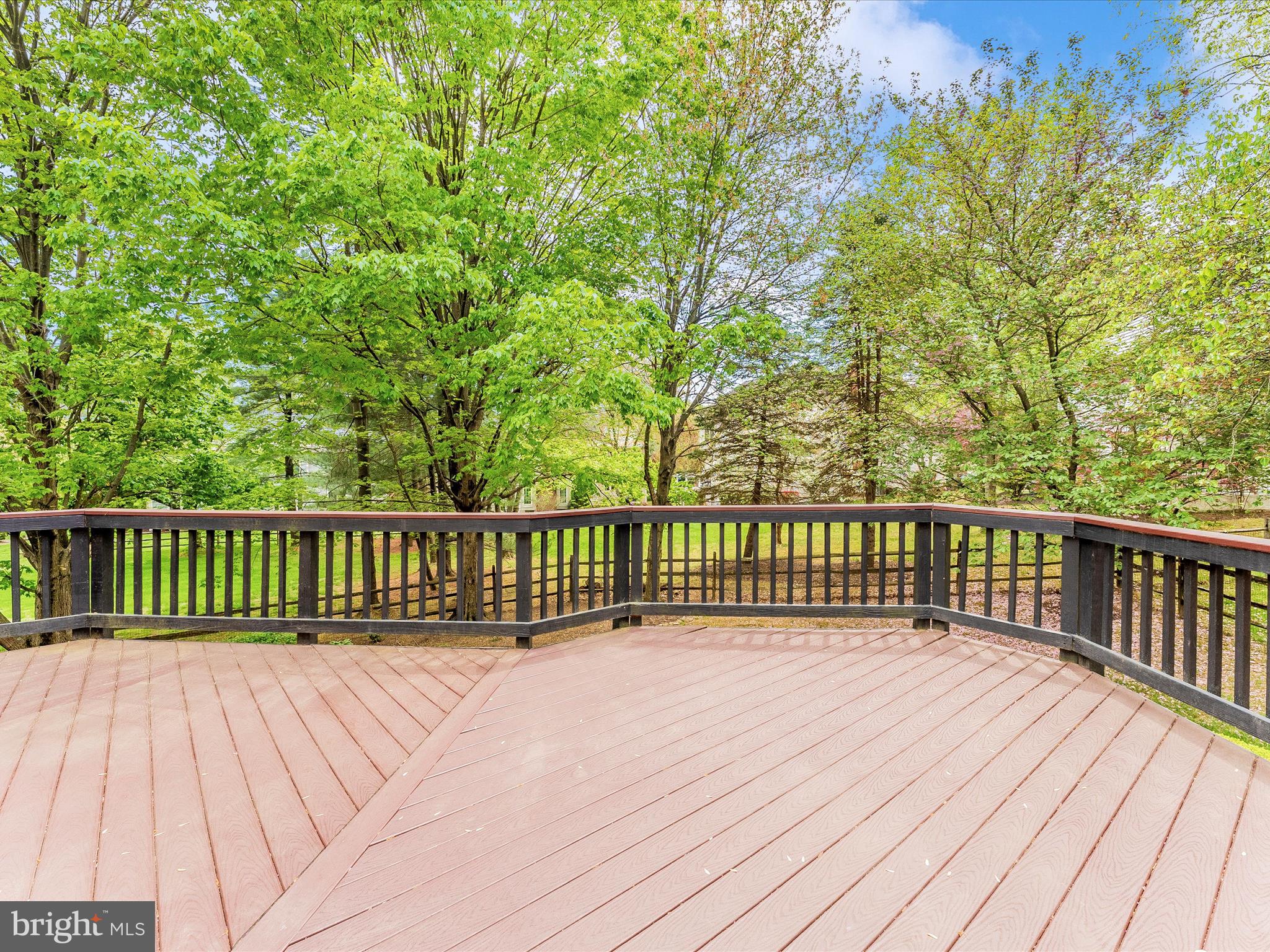 QUINCE ORCHARD KNOLLS - Residential