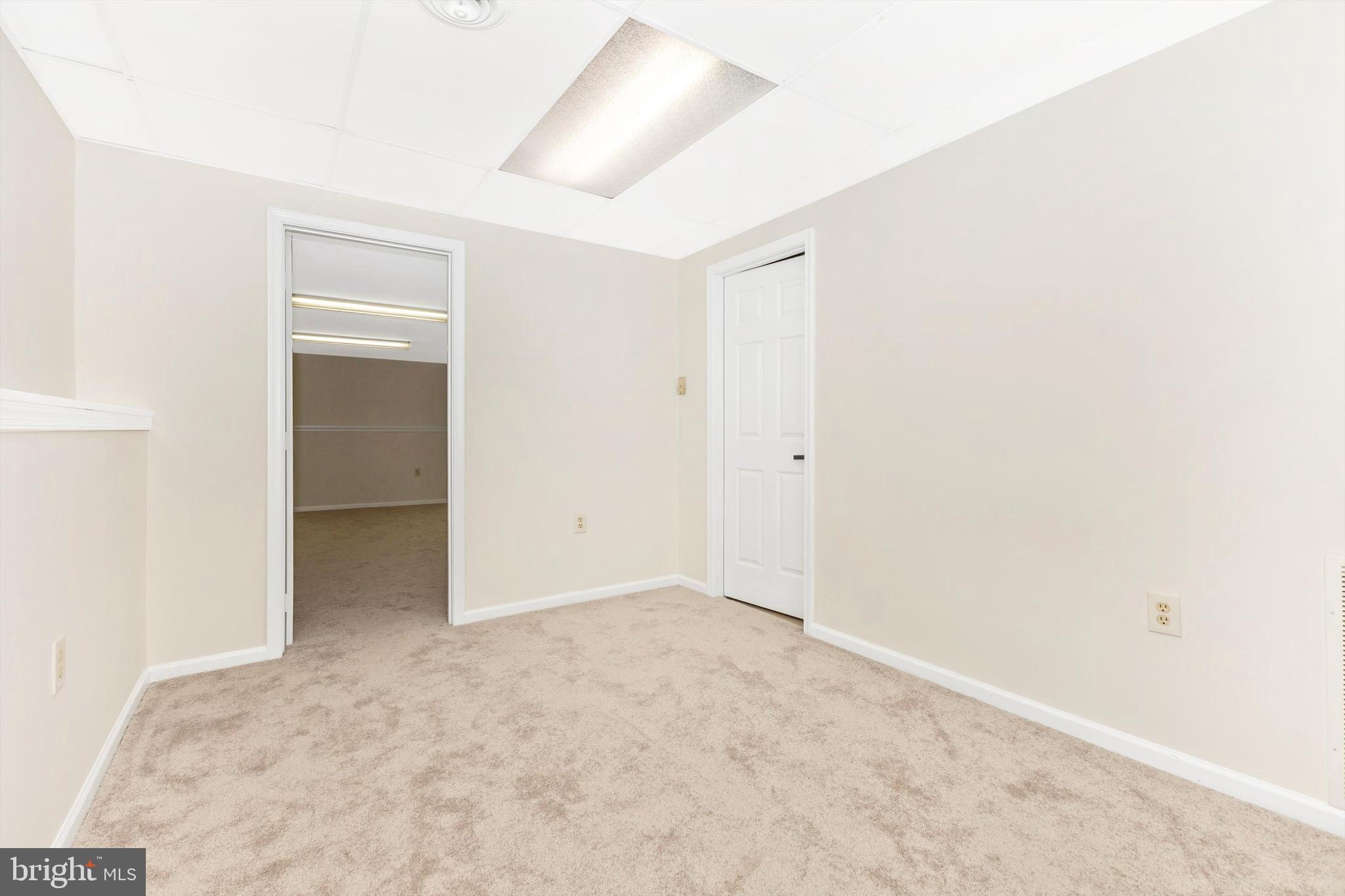 QUINCE ORCHARD KNOLLS - Residential