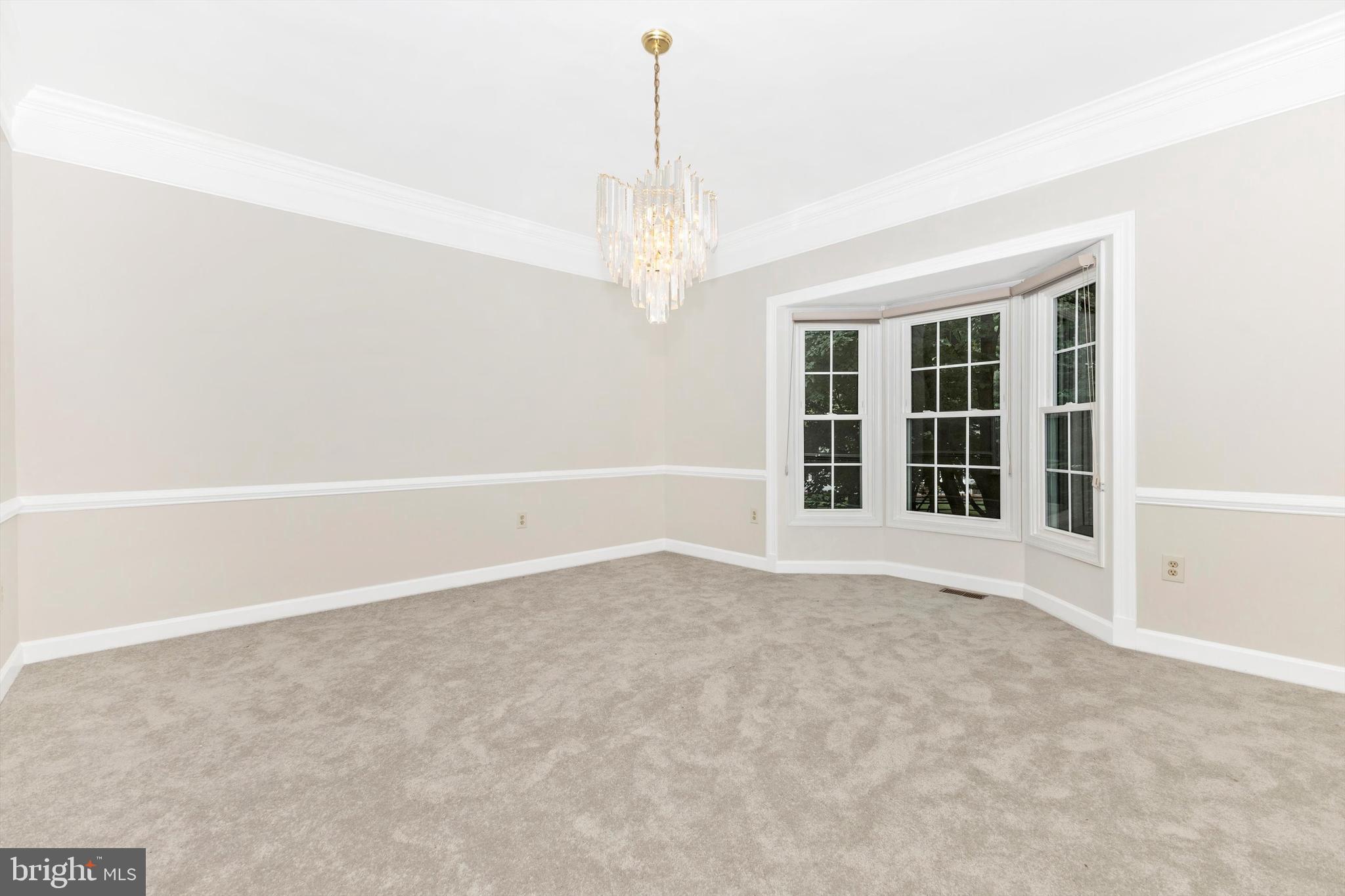 QUINCE ORCHARD KNOLLS - Residential