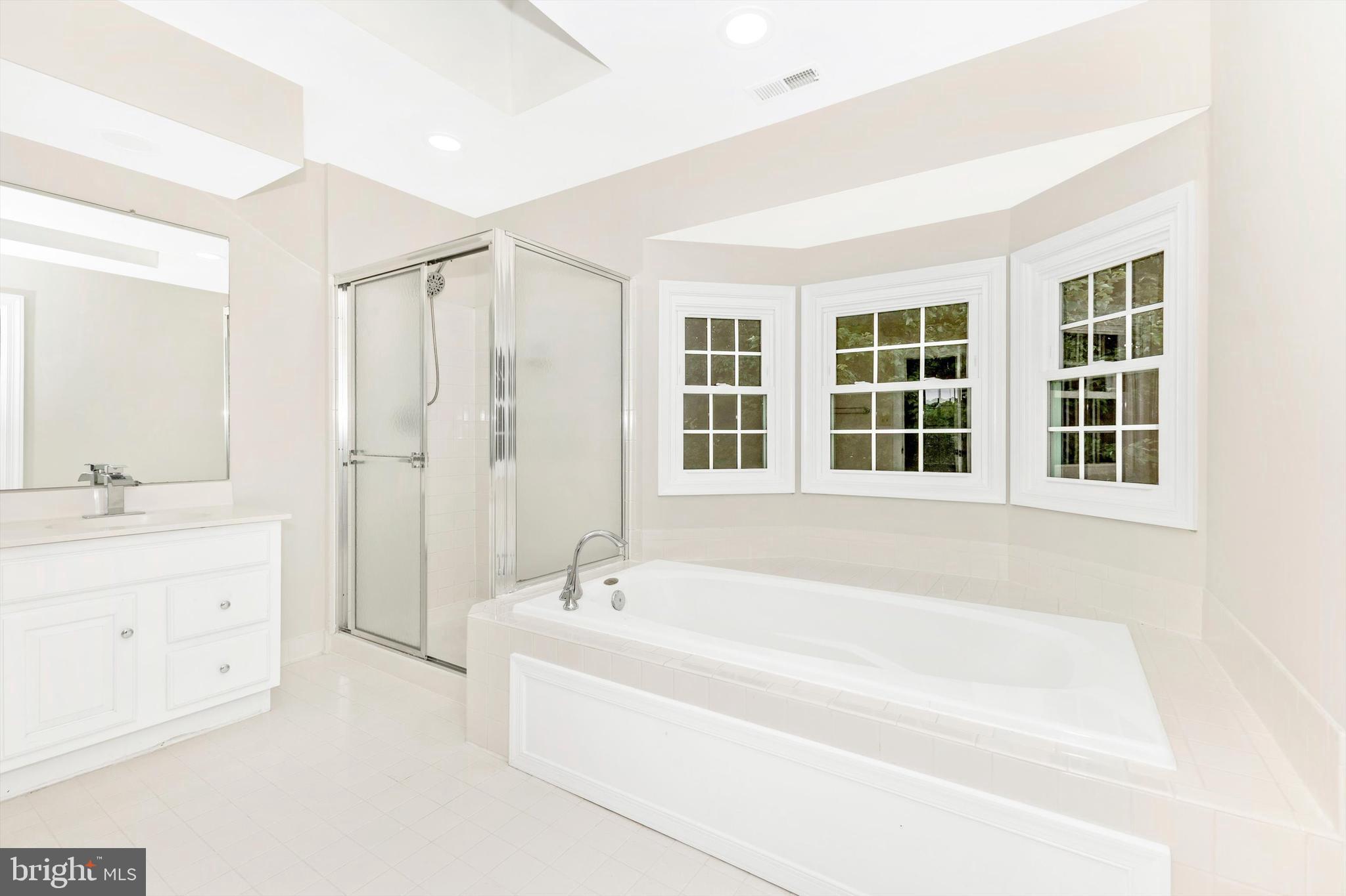 QUINCE ORCHARD KNOLLS - Residential