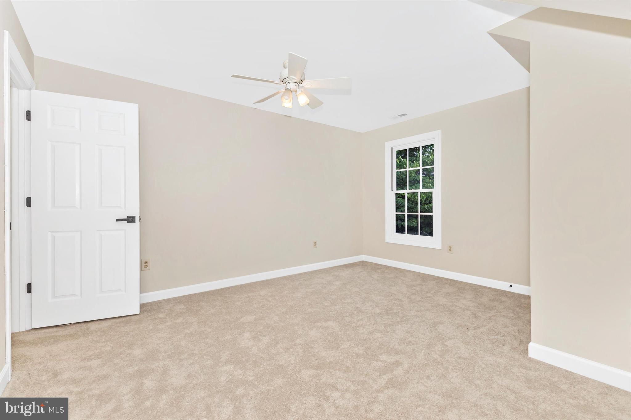 QUINCE ORCHARD KNOLLS - Residential