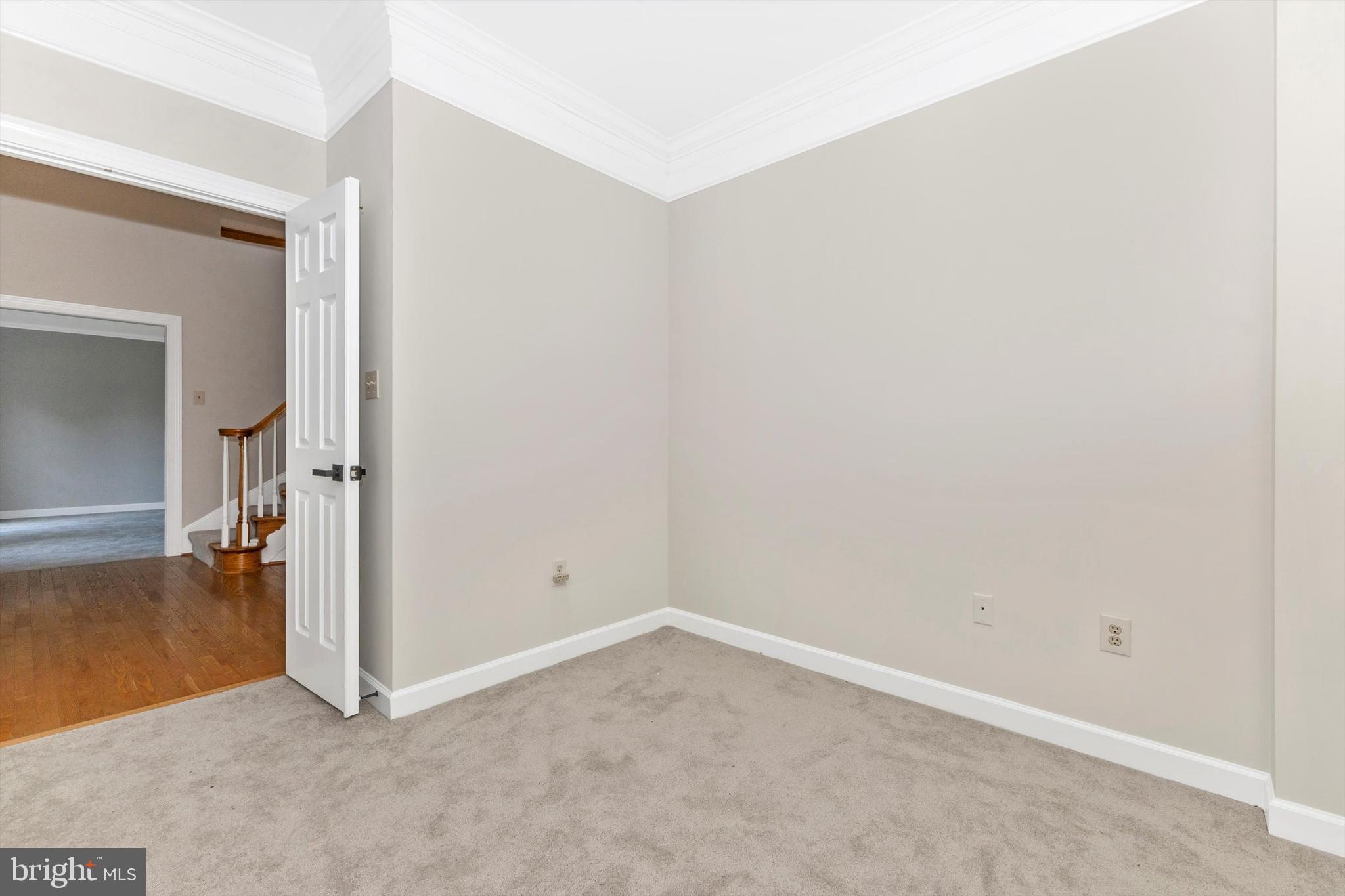 QUINCE ORCHARD KNOLLS - Residential