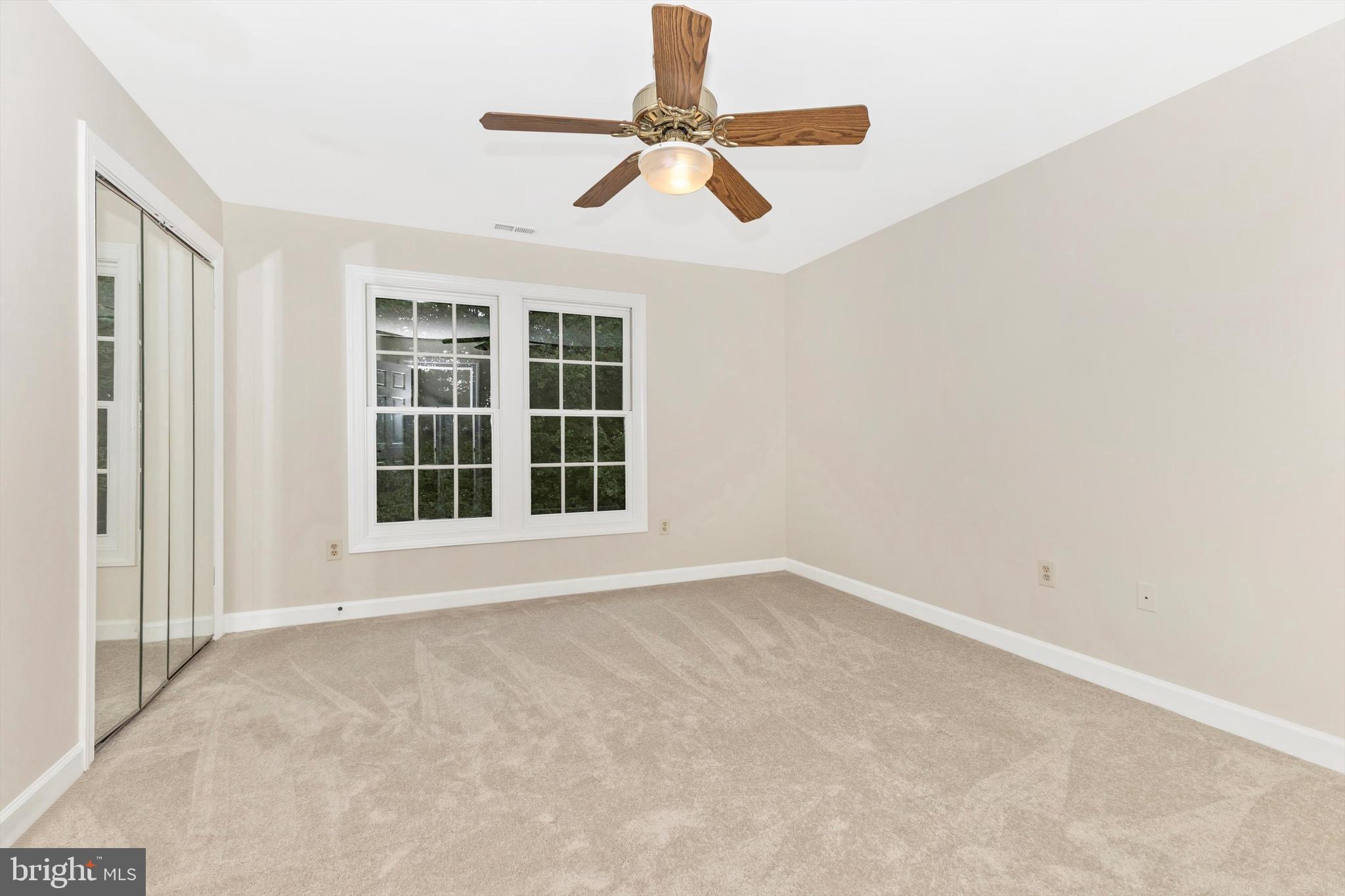 QUINCE ORCHARD KNOLLS - Residential