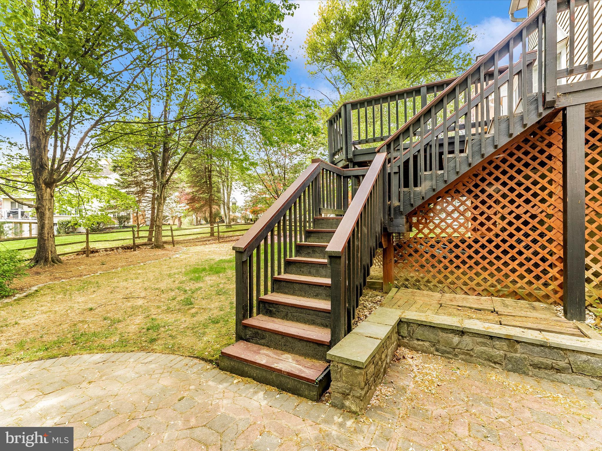 QUINCE ORCHARD KNOLLS - Residential