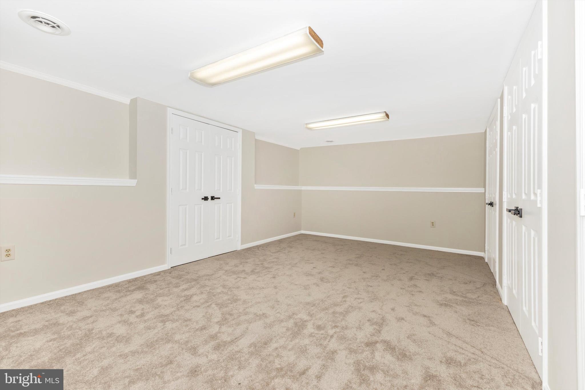 QUINCE ORCHARD KNOLLS - Residential