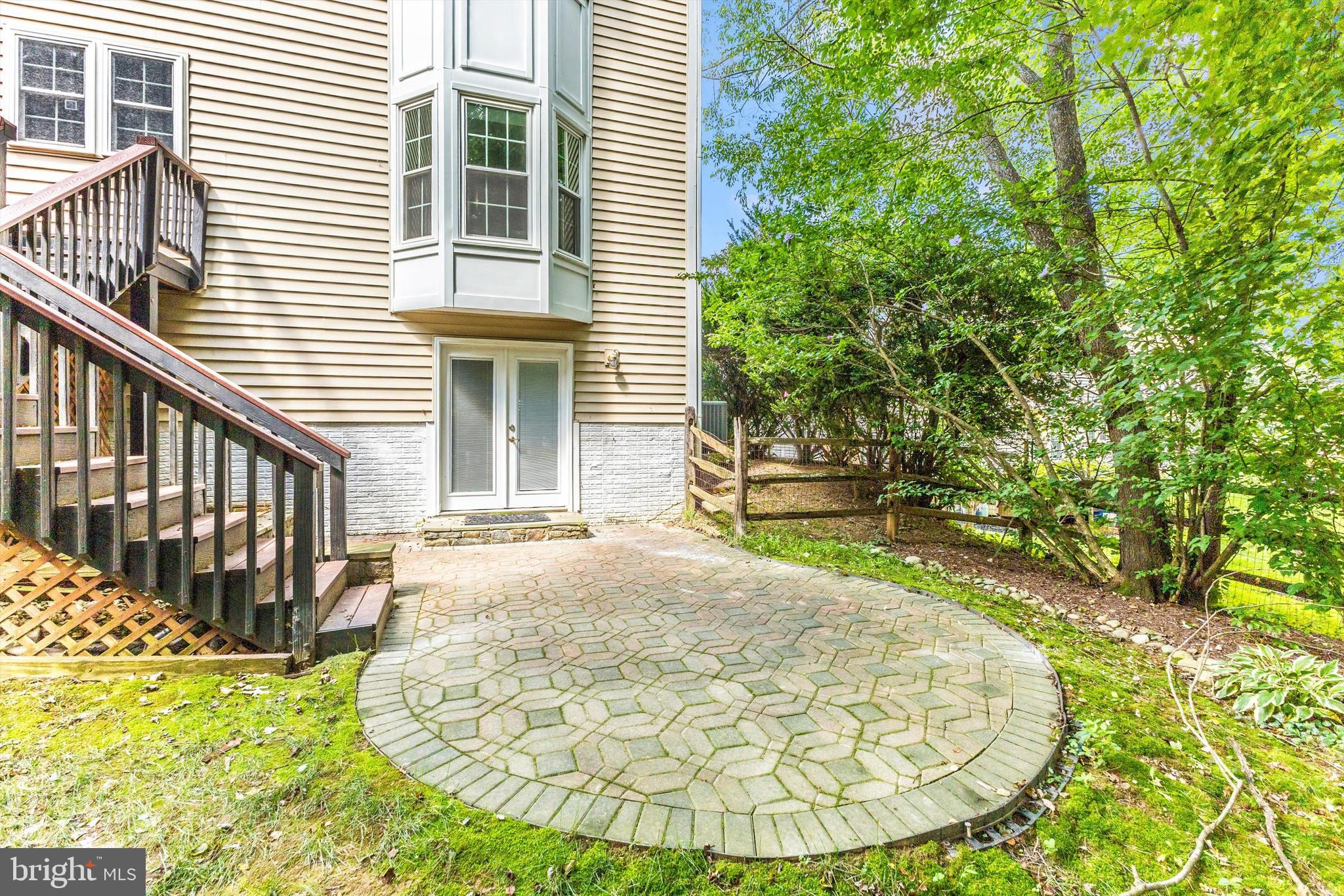 QUINCE ORCHARD KNOLLS - Residential