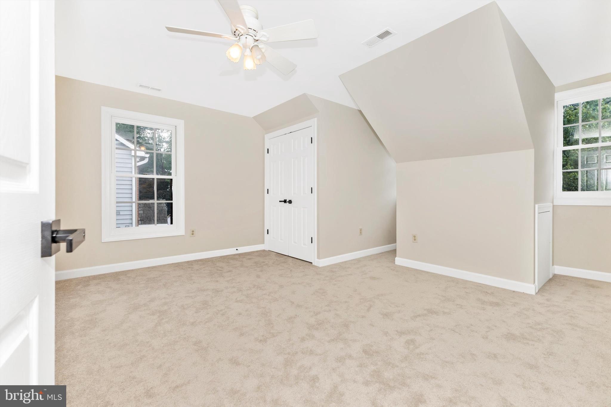 QUINCE ORCHARD KNOLLS - Residential