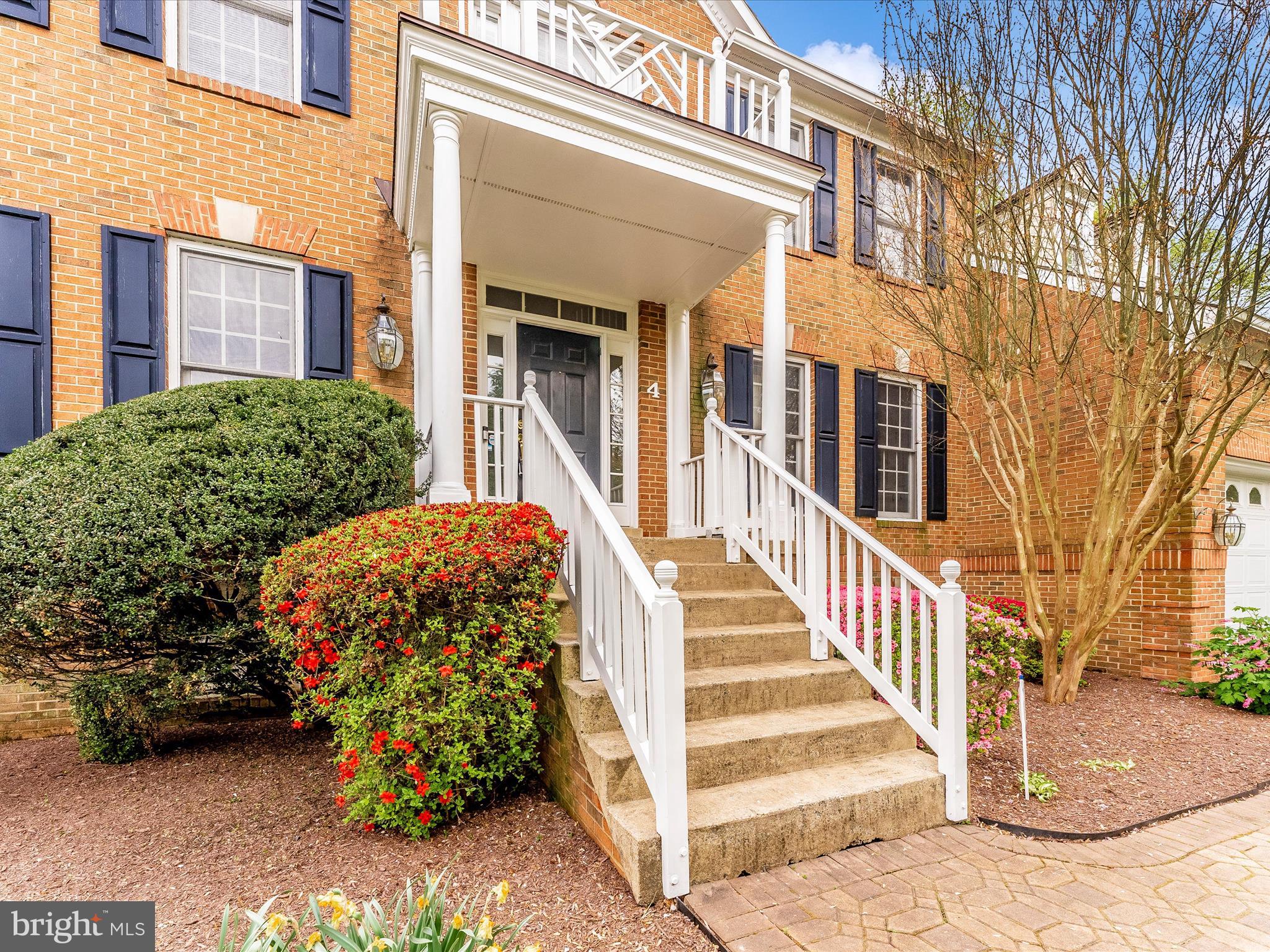 QUINCE ORCHARD KNOLLS - Residential