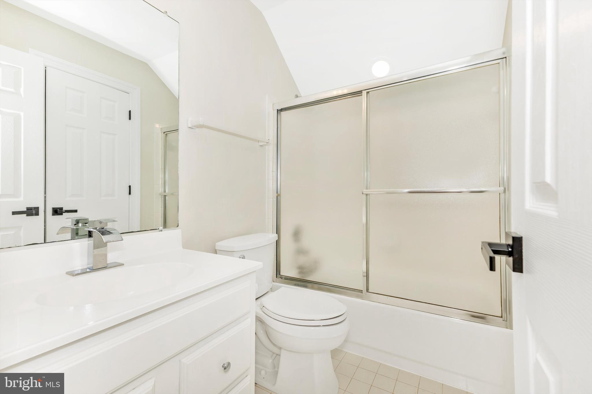 QUINCE ORCHARD KNOLLS - Residential