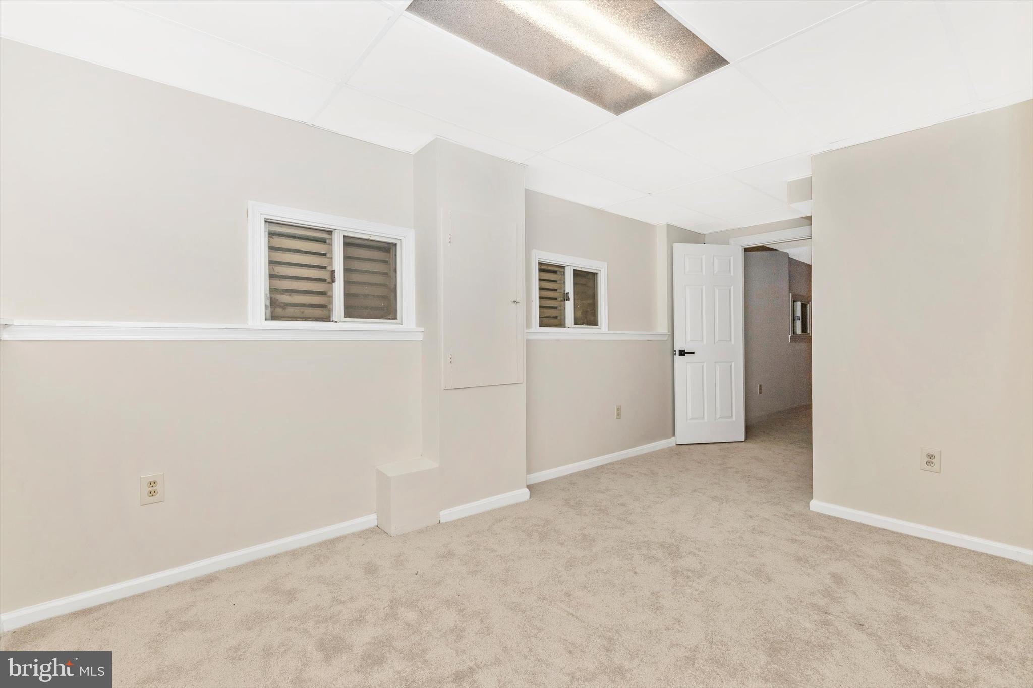 QUINCE ORCHARD KNOLLS - Residential