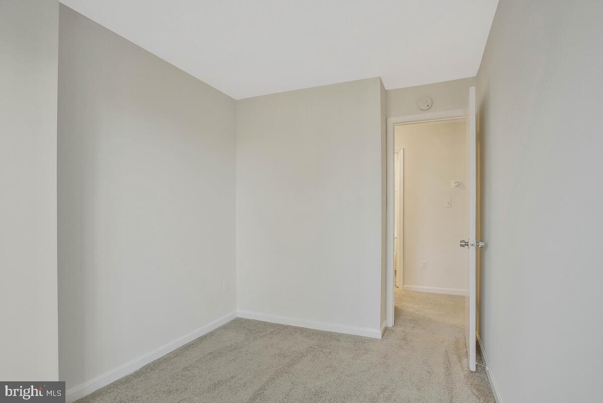 CROMWELL FOUNTAIN - Residential