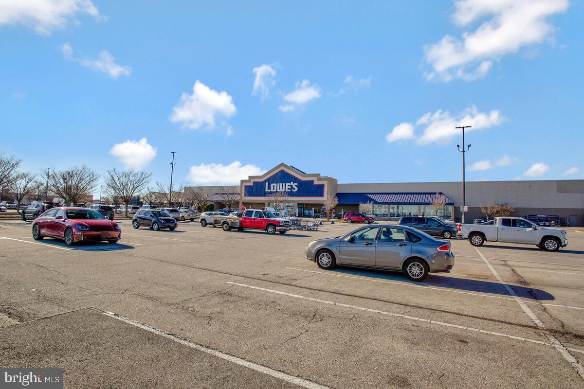 CROMWELL FOUNTAIN - Residential