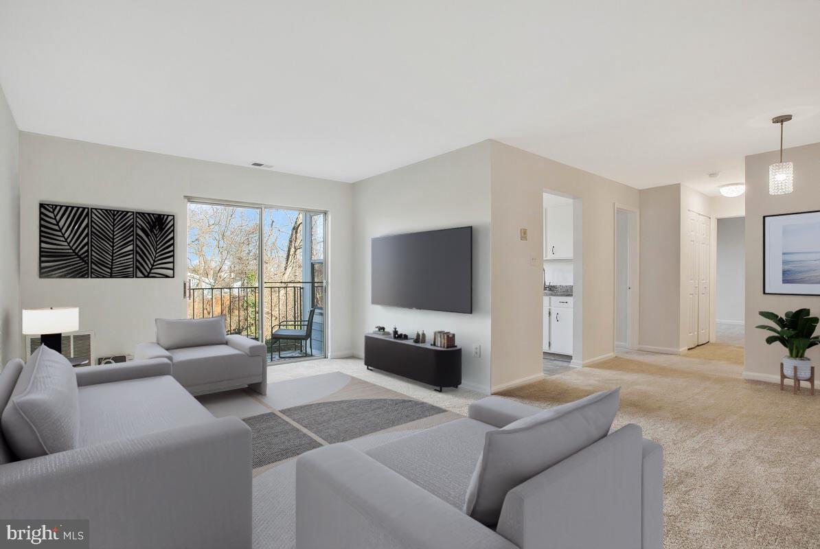 CROMWELL FOUNTAIN - Residential