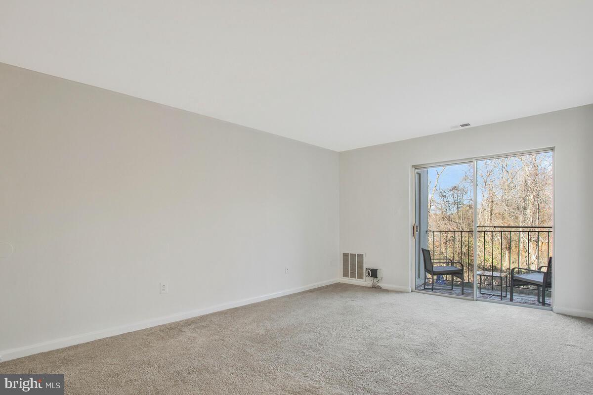 CROMWELL FOUNTAIN - Residential