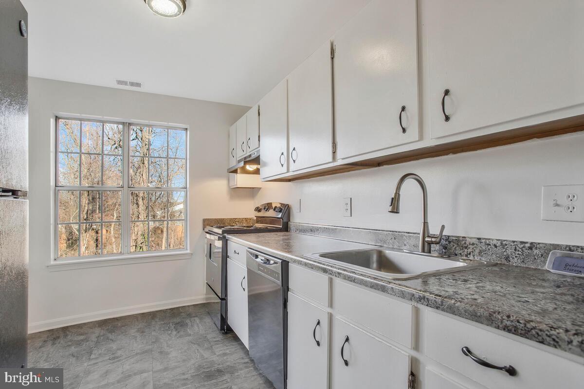 CROMWELL FOUNTAIN - Residential