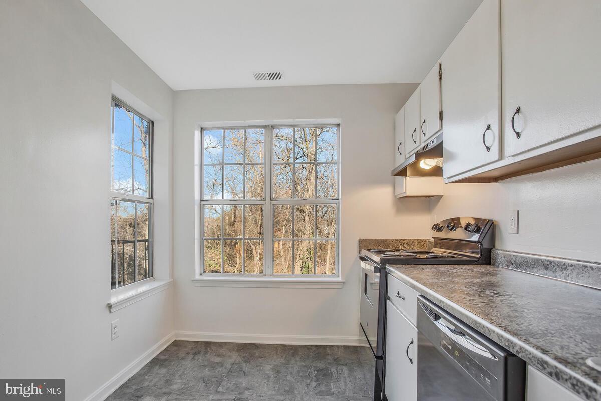 CROMWELL FOUNTAIN - Residential