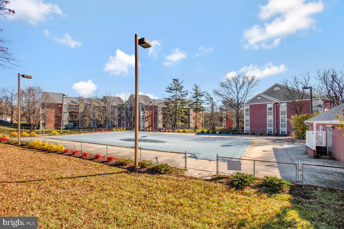 CROMWELL FOUNTAIN - Residential