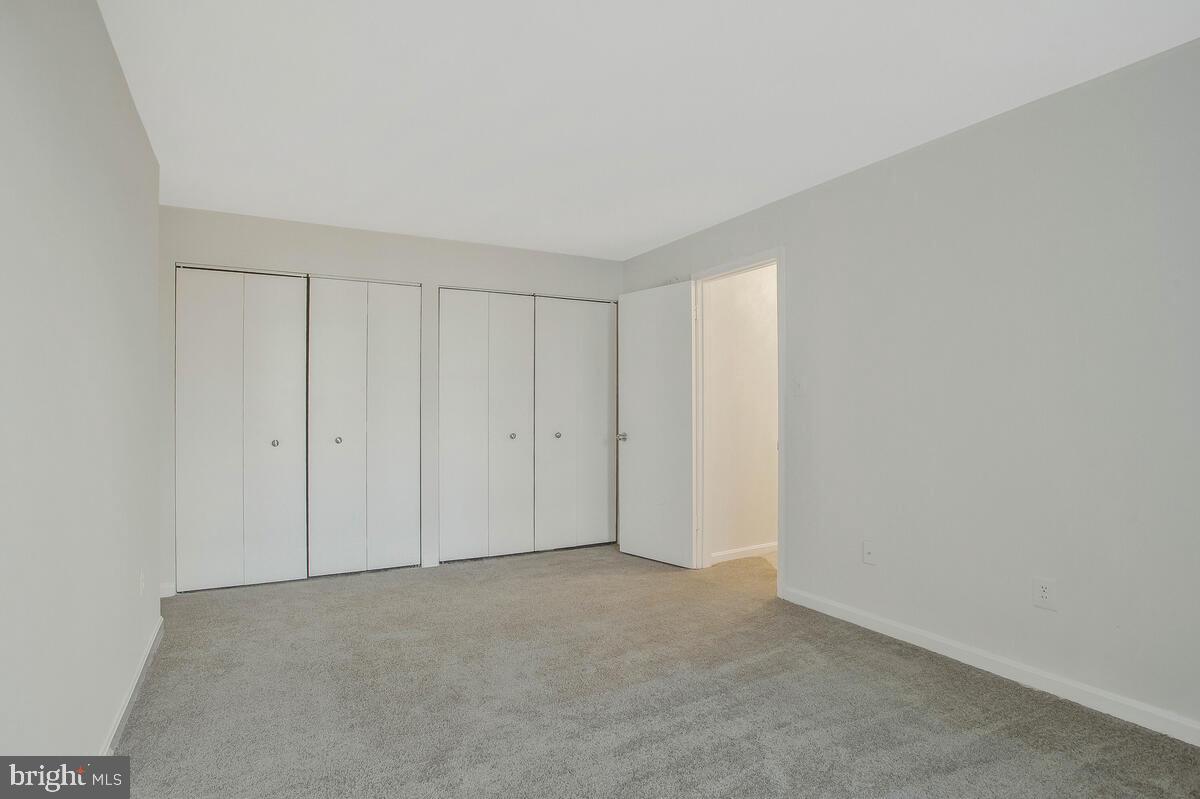 CROMWELL FOUNTAIN - Residential