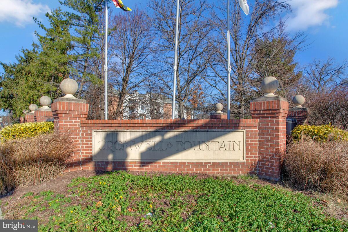CROMWELL FOUNTAIN - Residential
