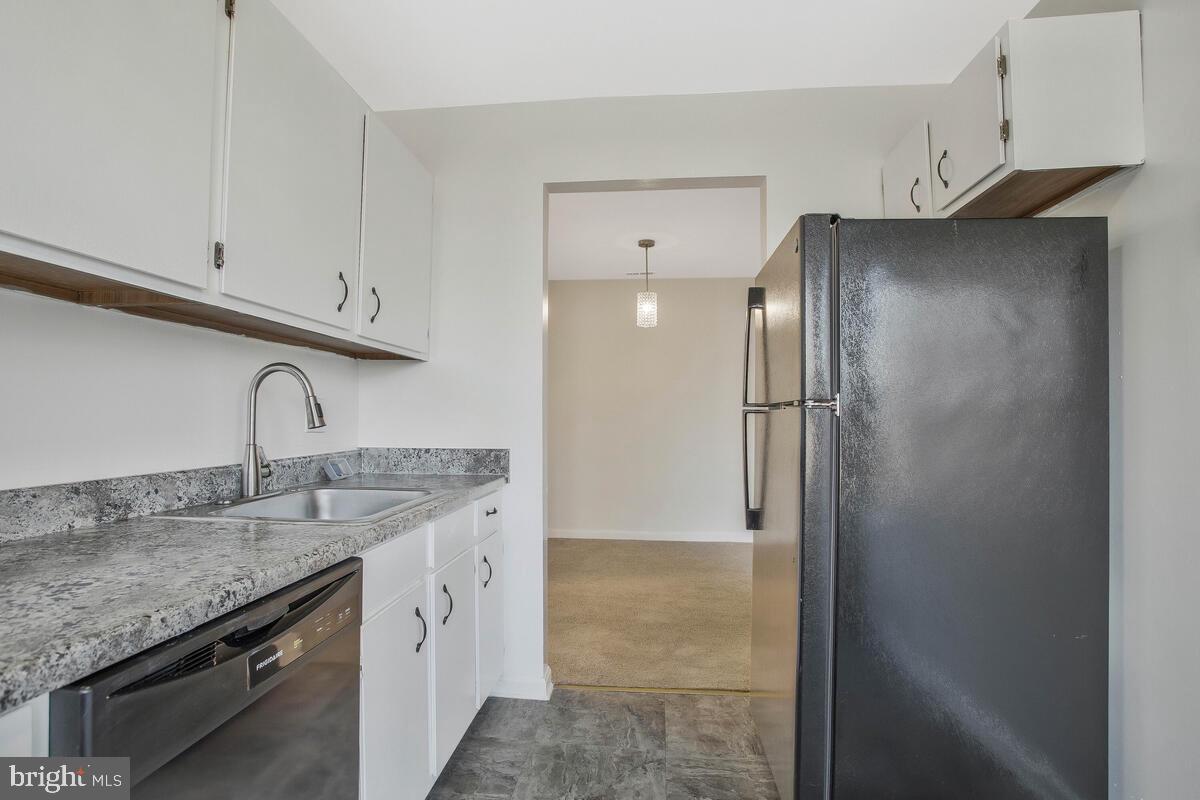 CROMWELL FOUNTAIN - Residential