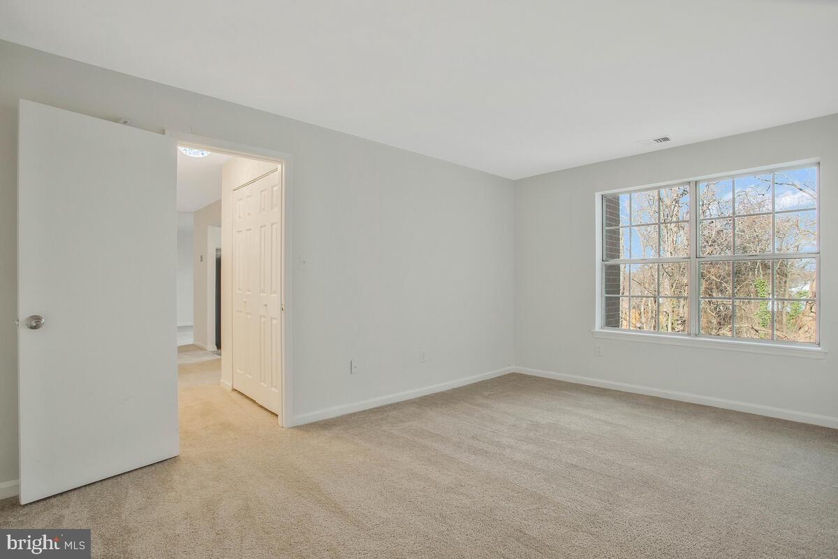 CROMWELL FOUNTAIN - Residential