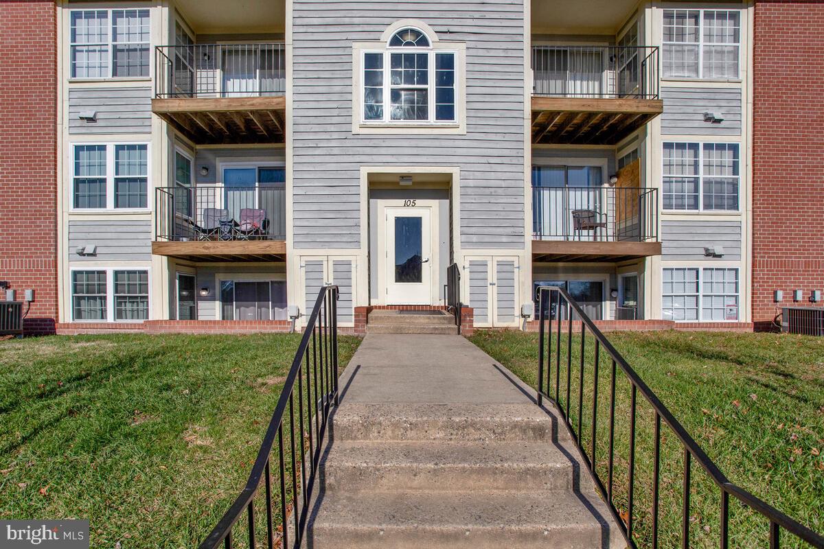 CROMWELL FOUNTAIN - Residential