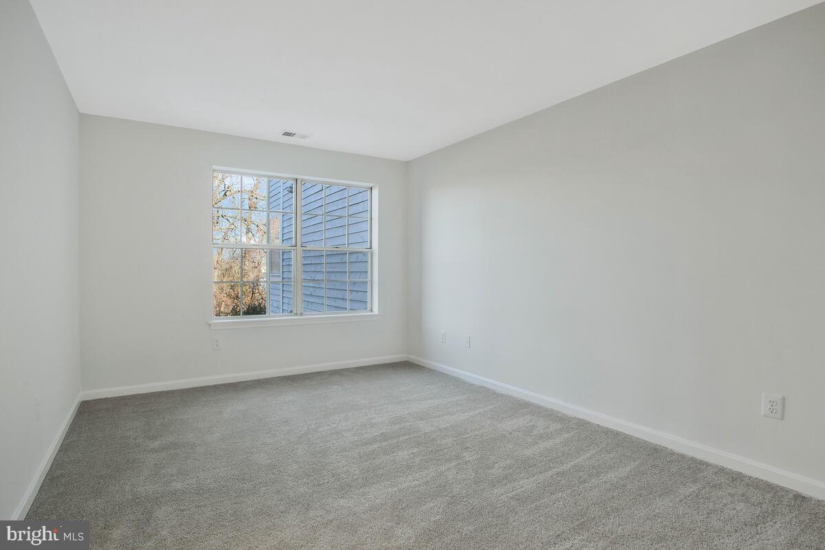 CROMWELL FOUNTAIN - Residential