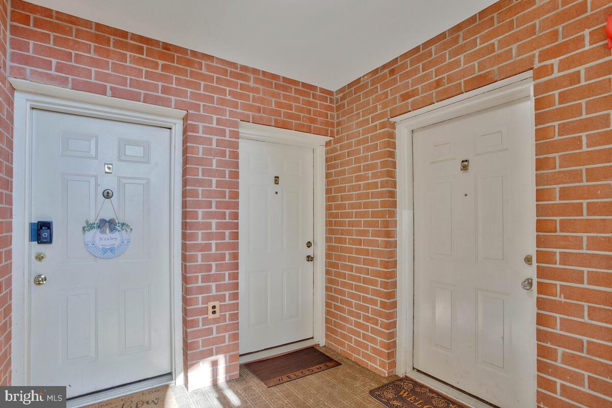 CROMWELL FOUNTAIN - Residential