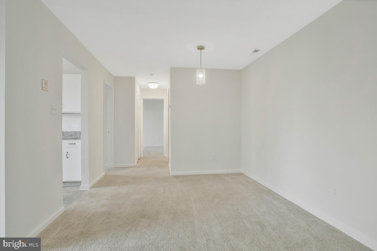 CROMWELL FOUNTAIN - Residential