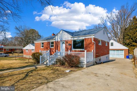 Photo of 4613 Wilwyn Way, ROCKVILLE, MD 20852 (MLS # MDMC2218798)