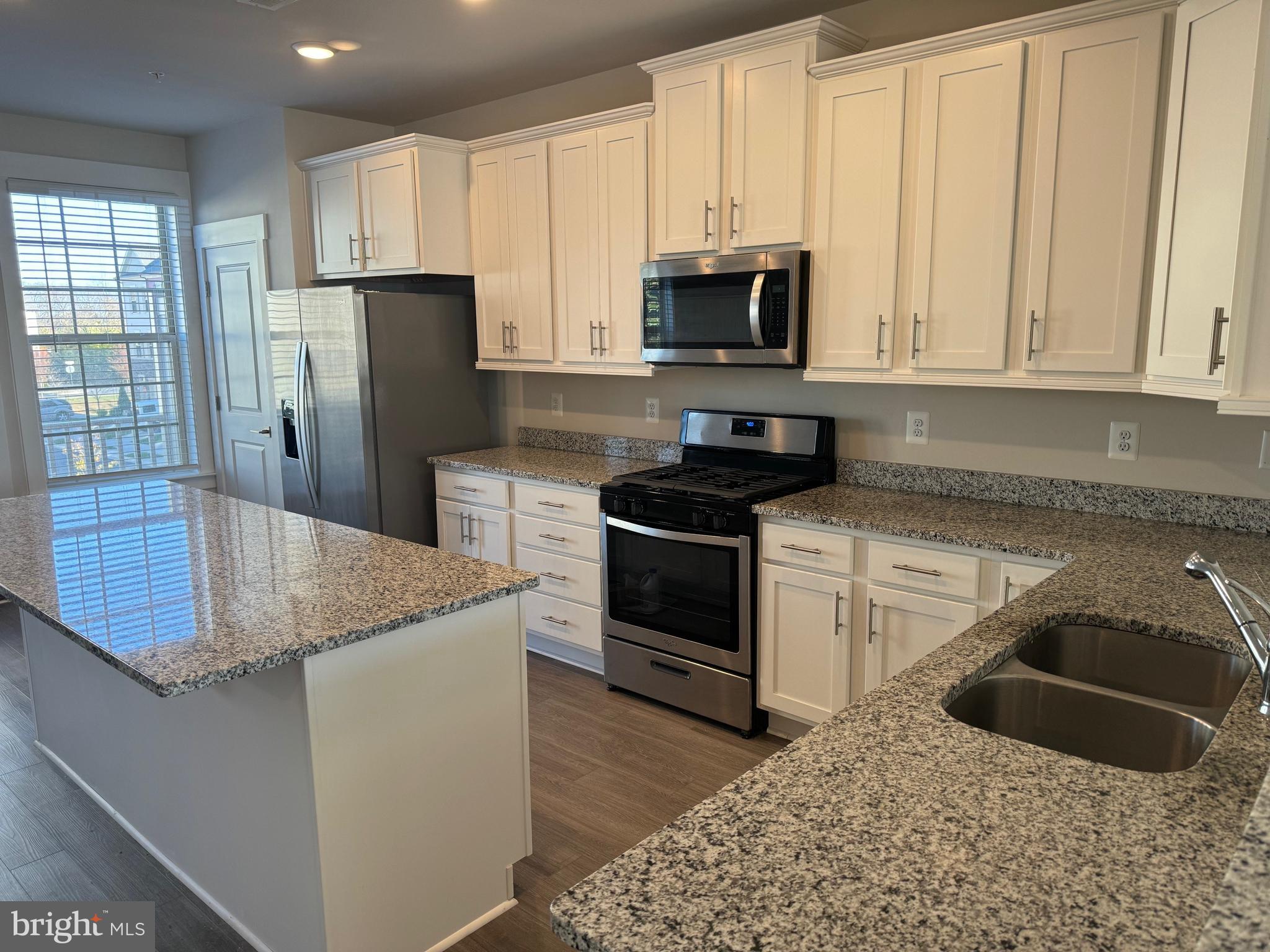 MACALLAN CROSSING - Residential Lease