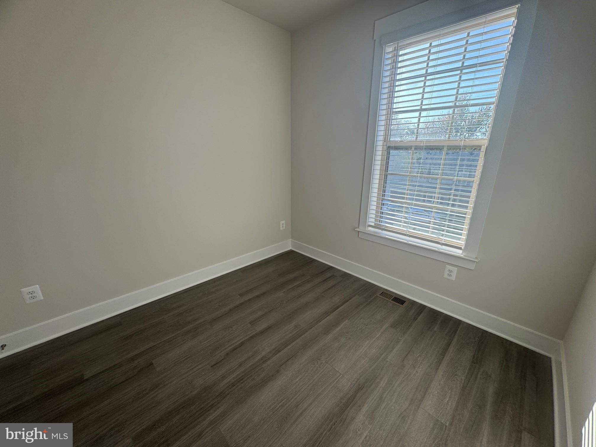 MACALLAN CROSSING - Residential Lease