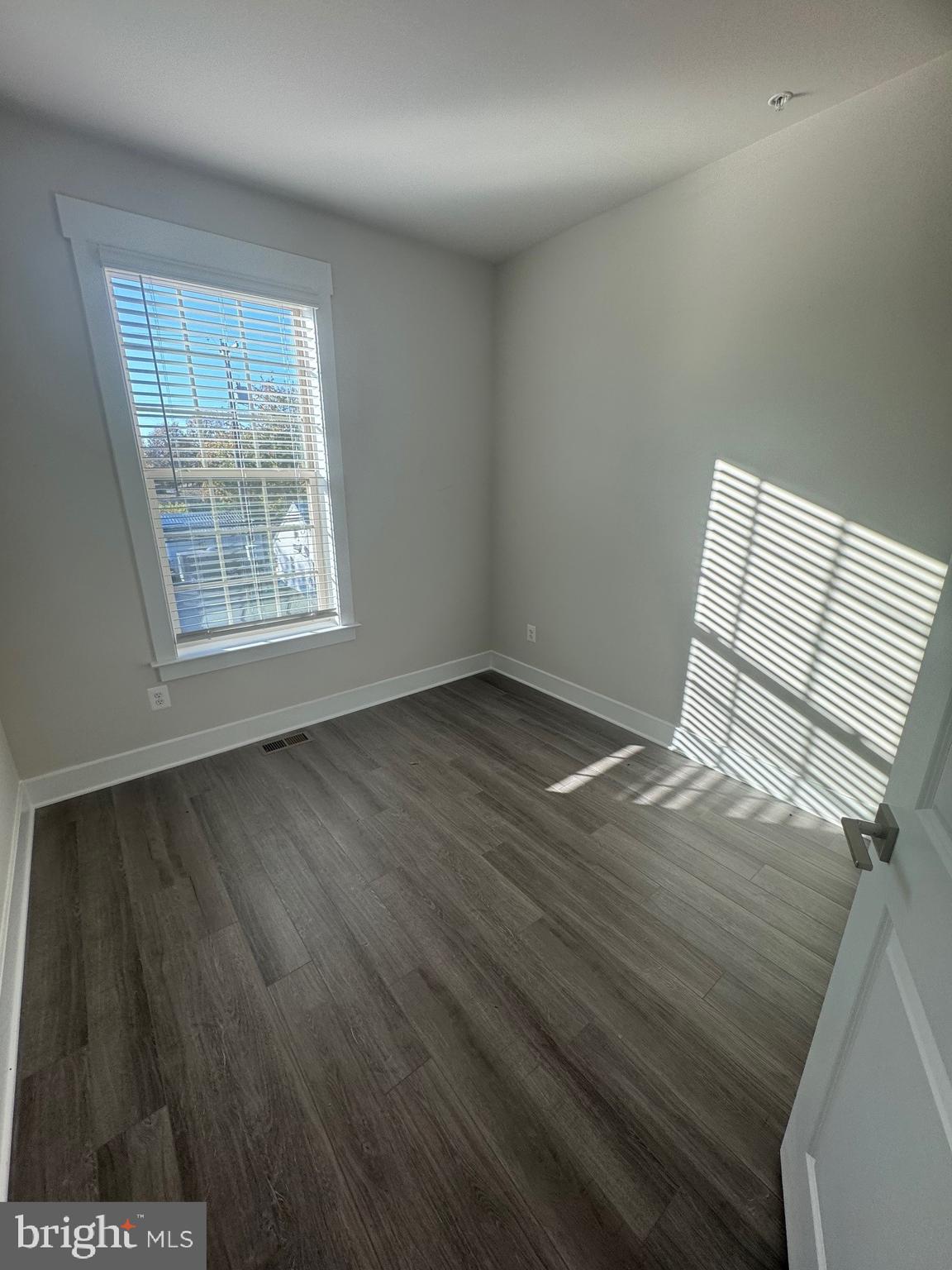 MACALLAN CROSSING - Residential Lease