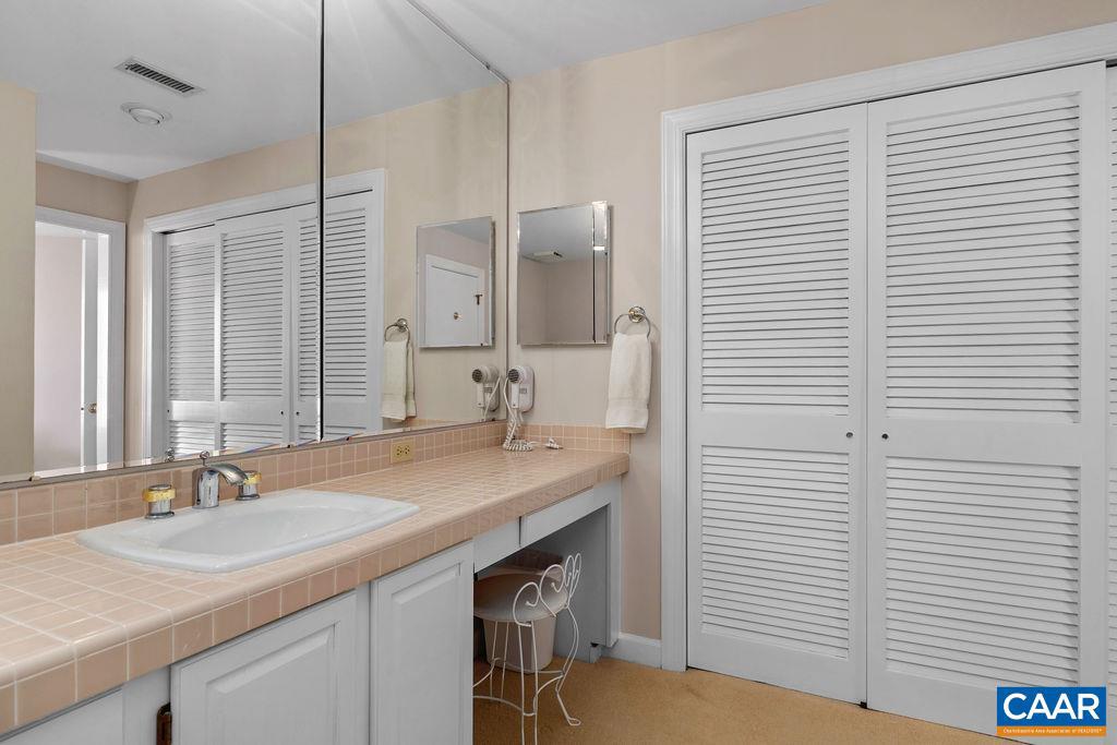 WINTERGREEN RESORT - Residential