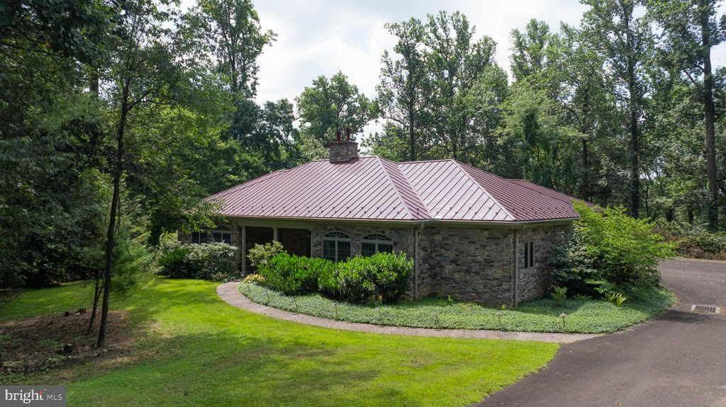 Photo of 322 Sunnyside Road, NEWMANSTOWN, PA 17073 (MLS # PALN2022016)