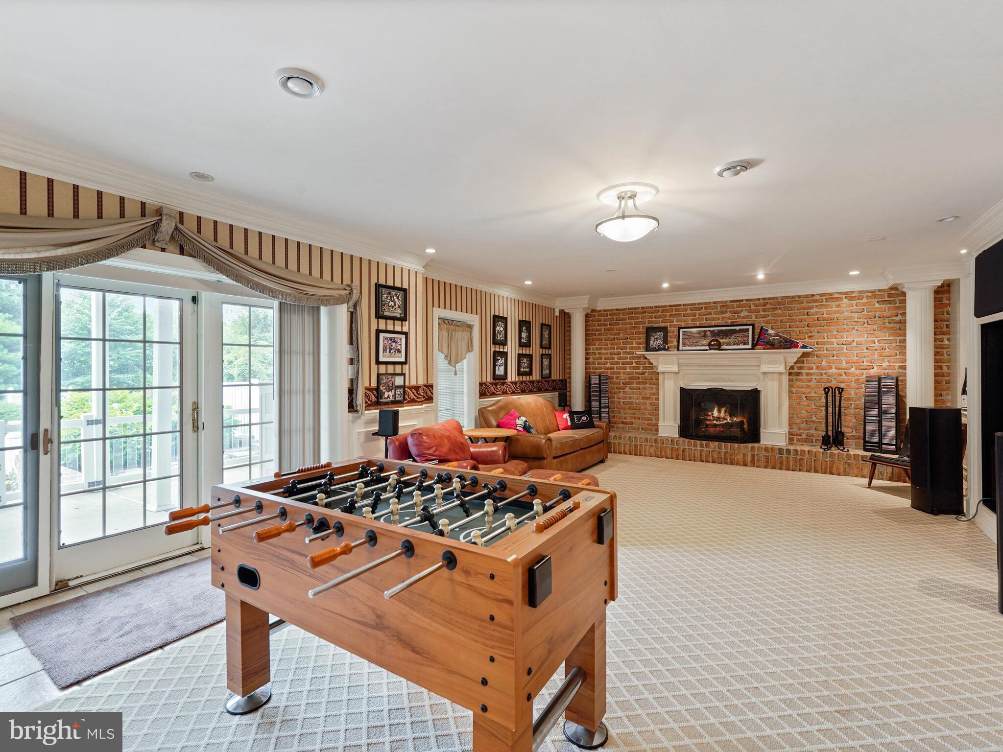 DEER POINTE - Residential