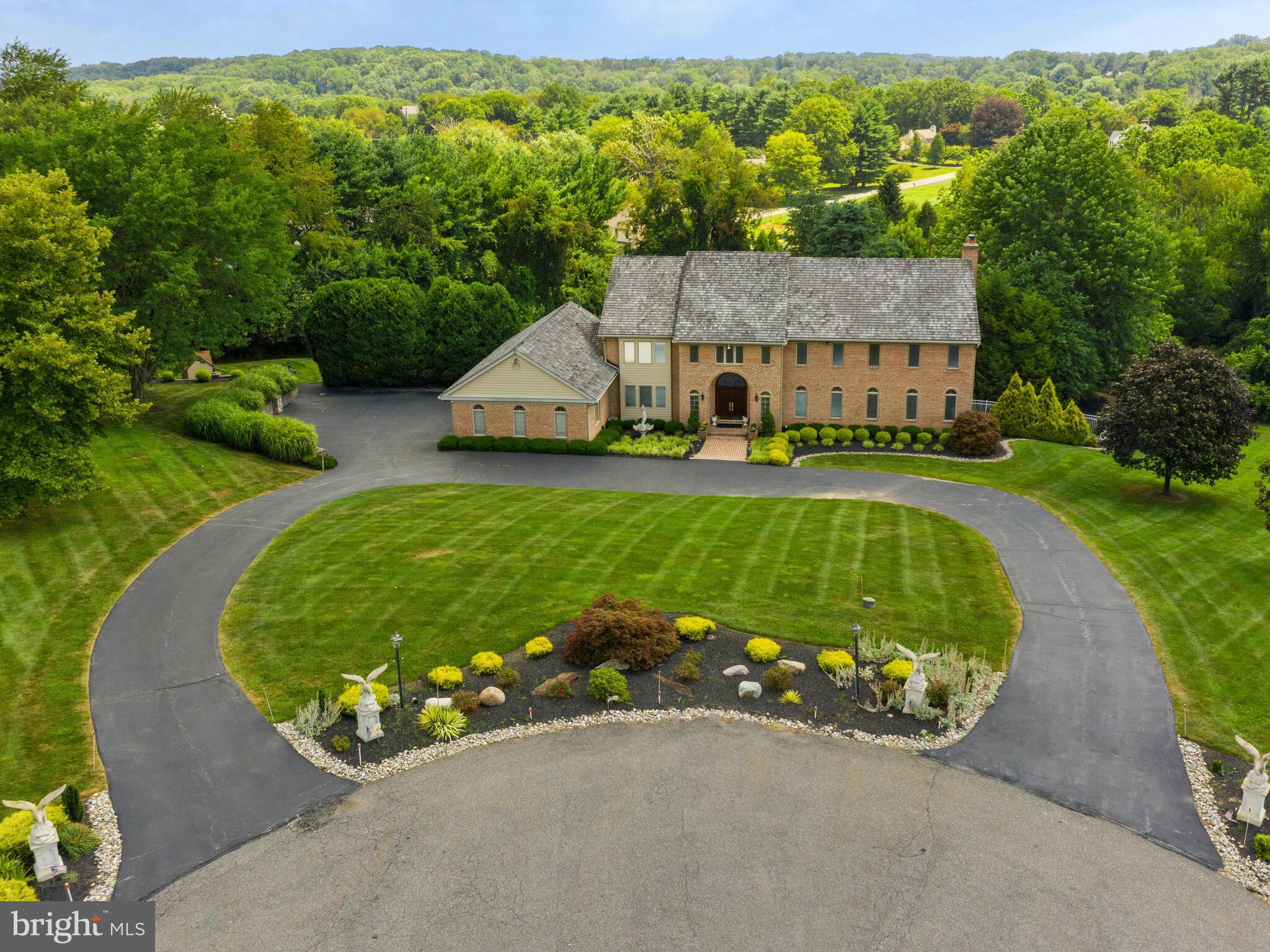 DEER POINTE - Residential