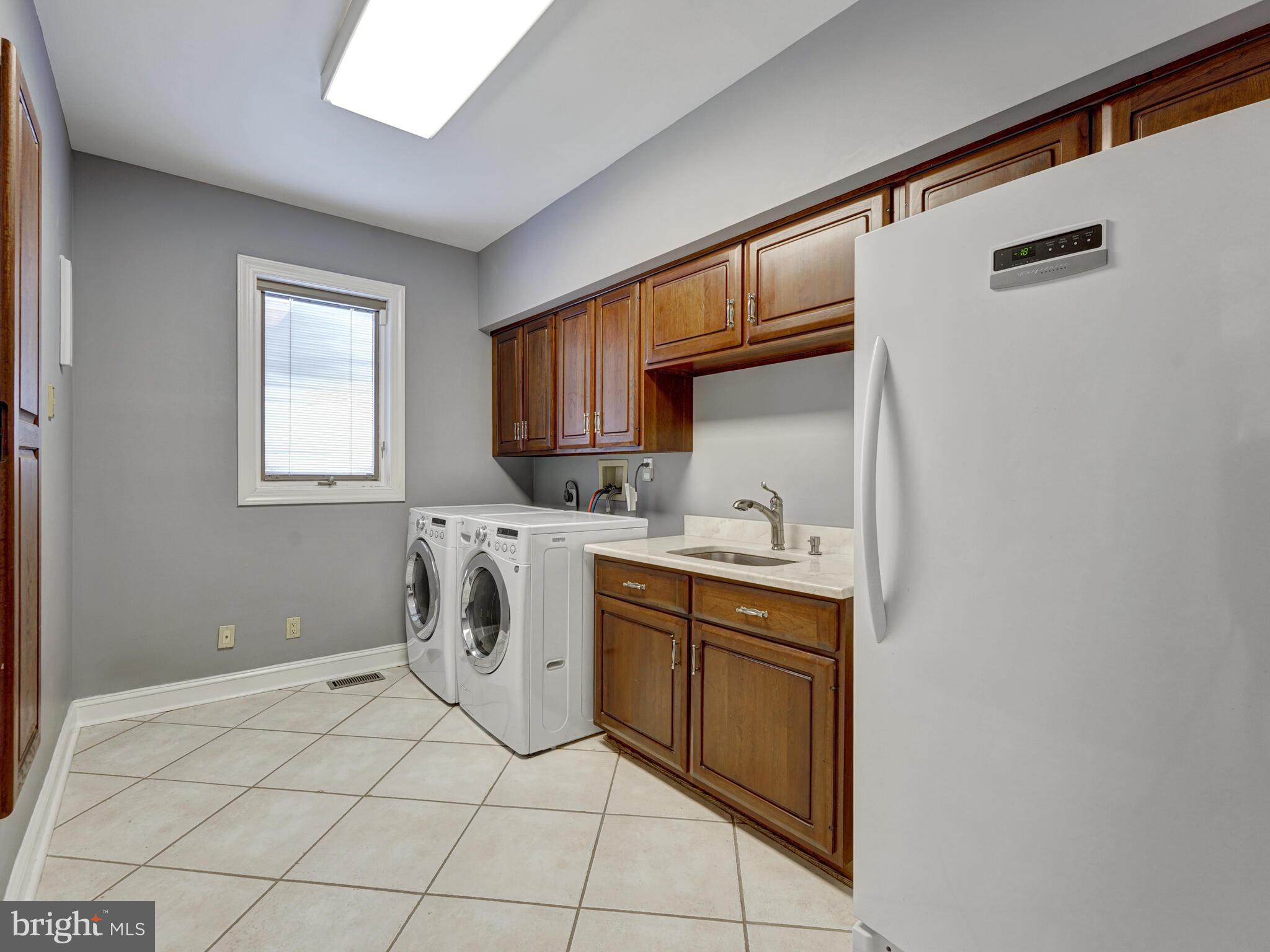 DEER POINTE - Residential