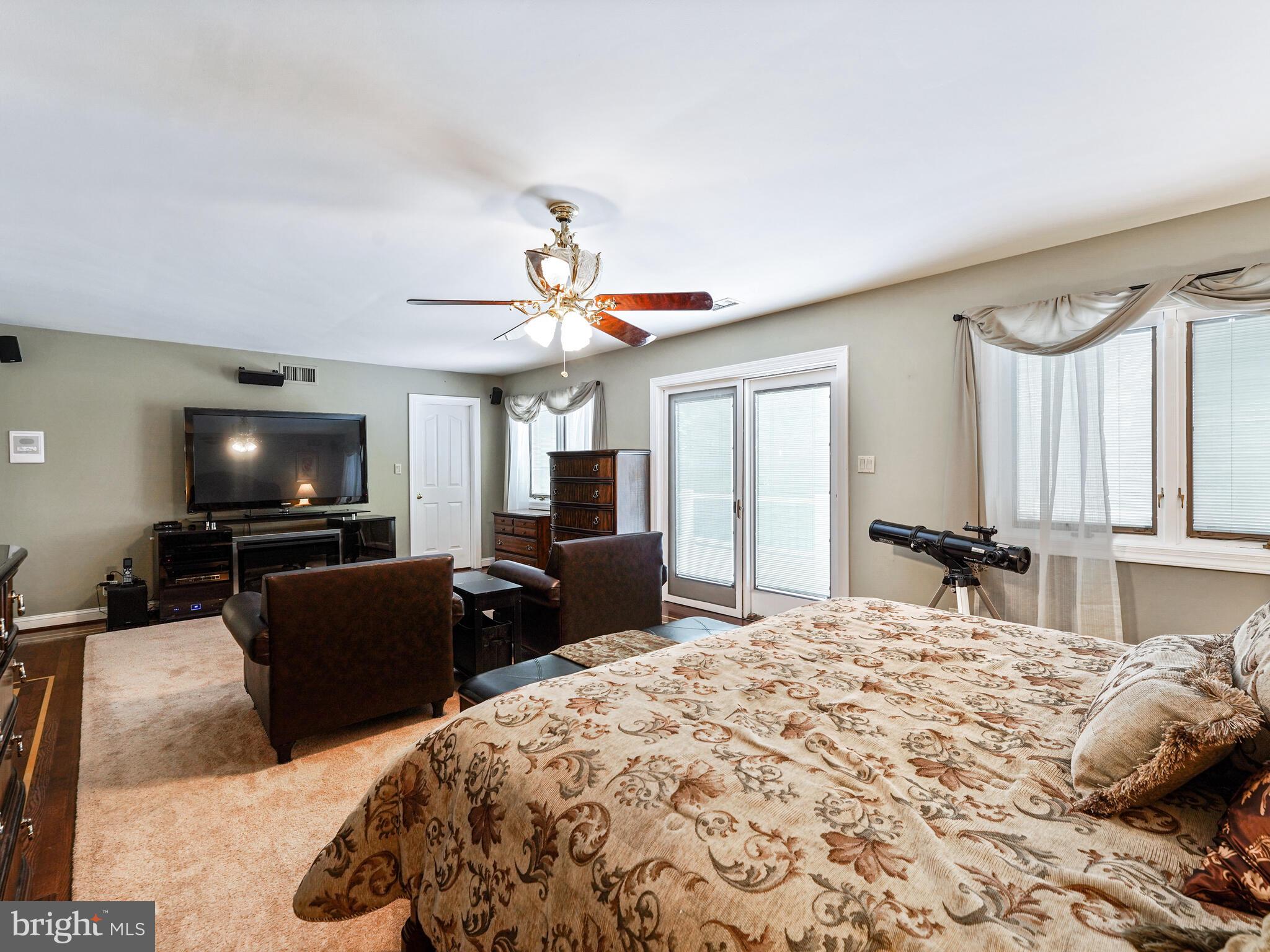 DEER POINTE - Residential