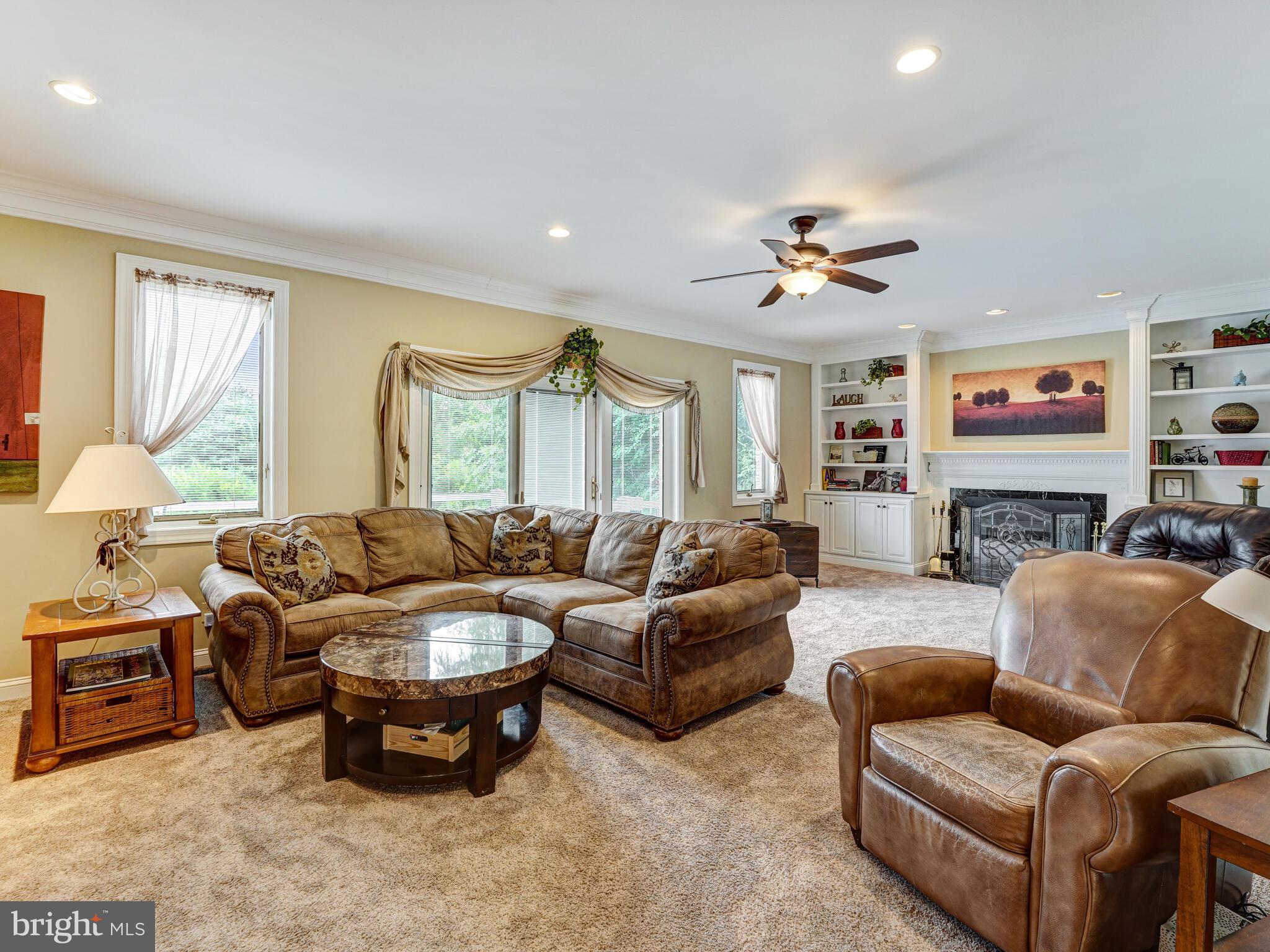 DEER POINTE - Residential