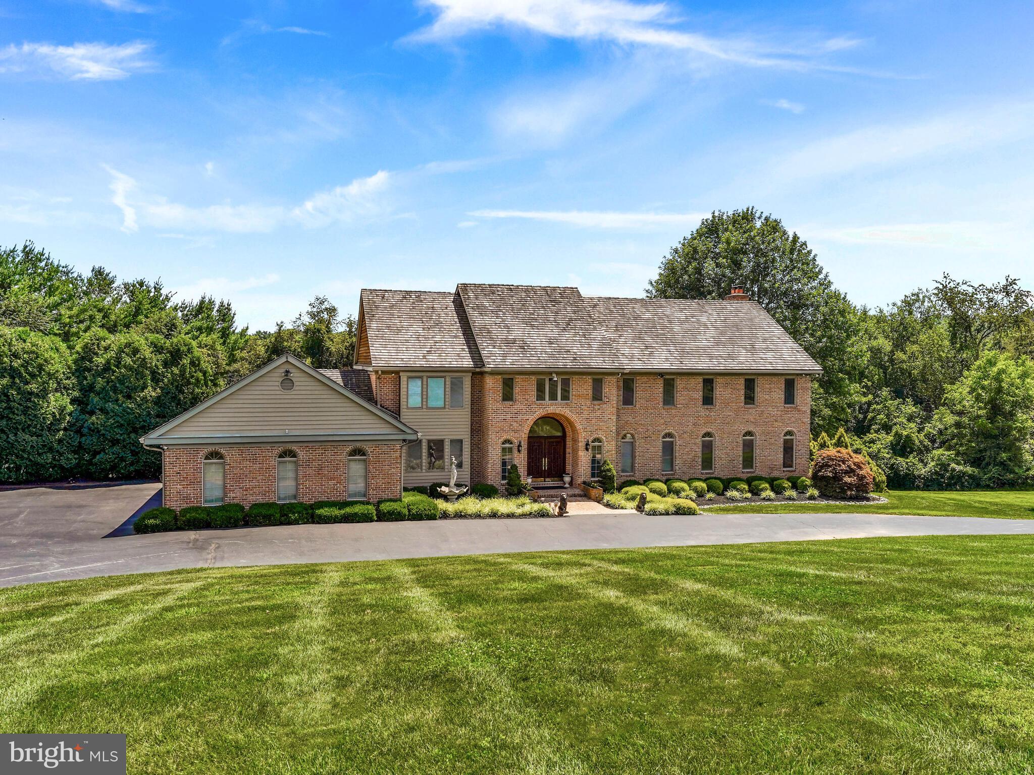 DEER POINTE - Residential