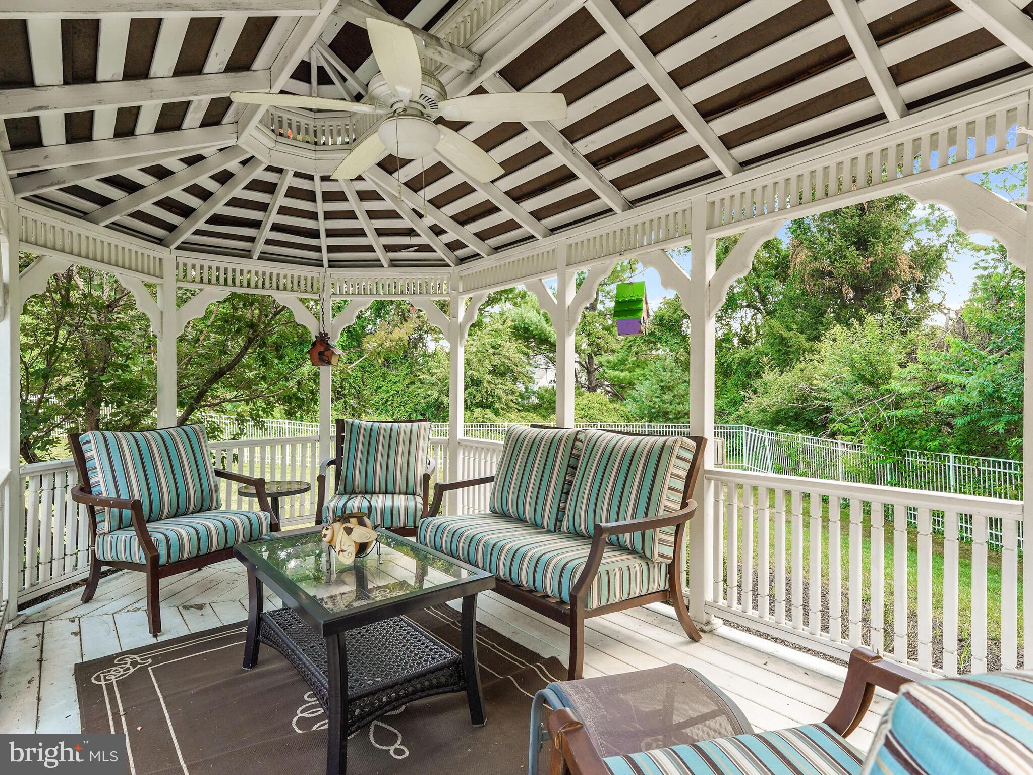 DEER POINTE - Residential