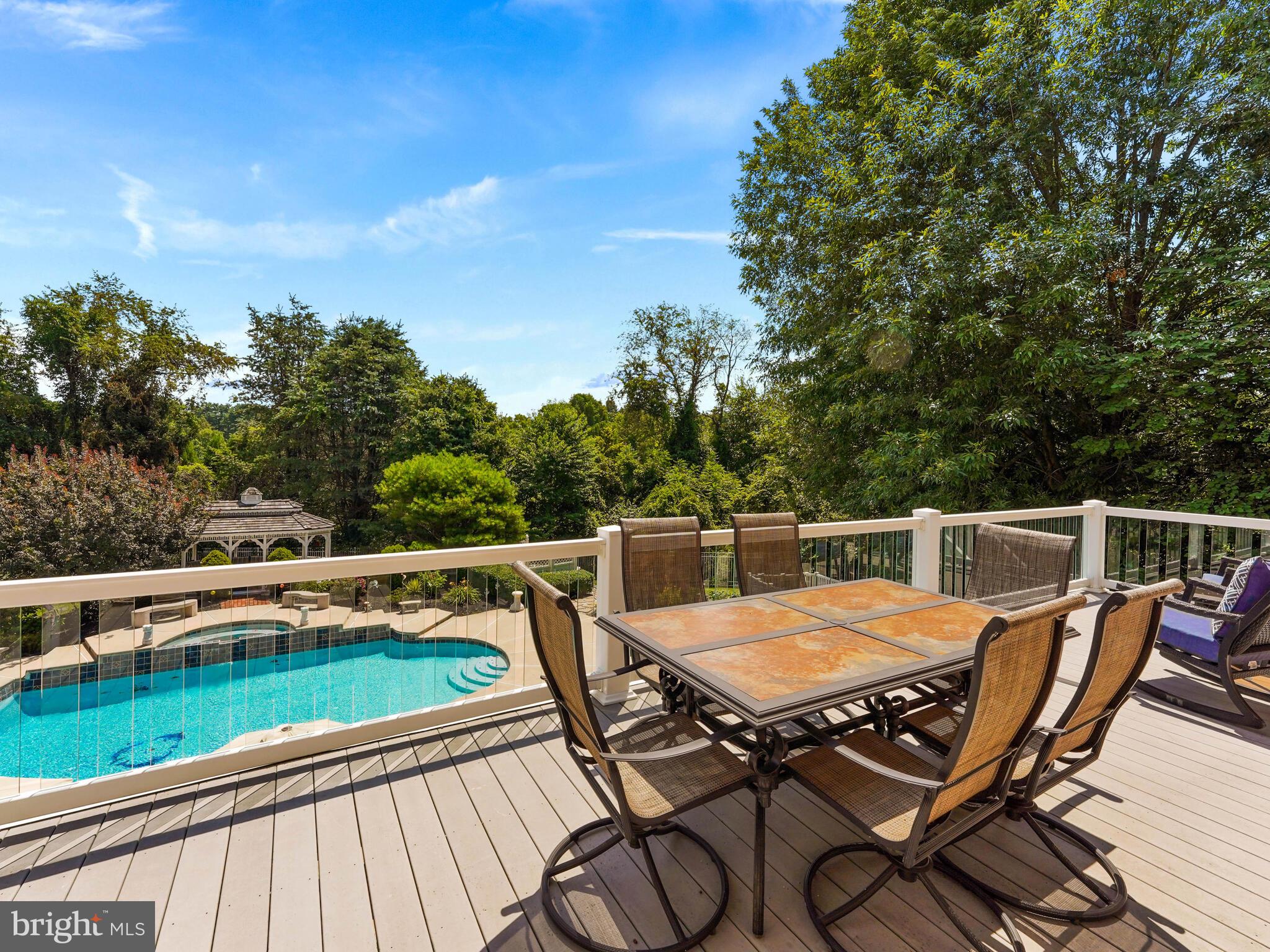 DEER POINTE - Residential