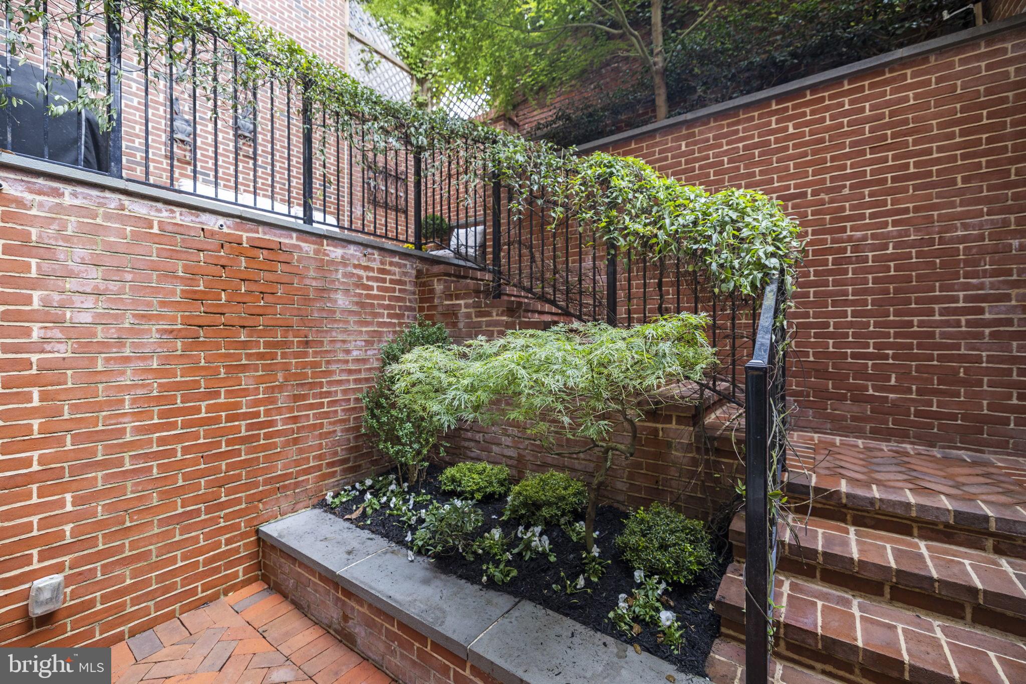 GEORGETOWN - Residential